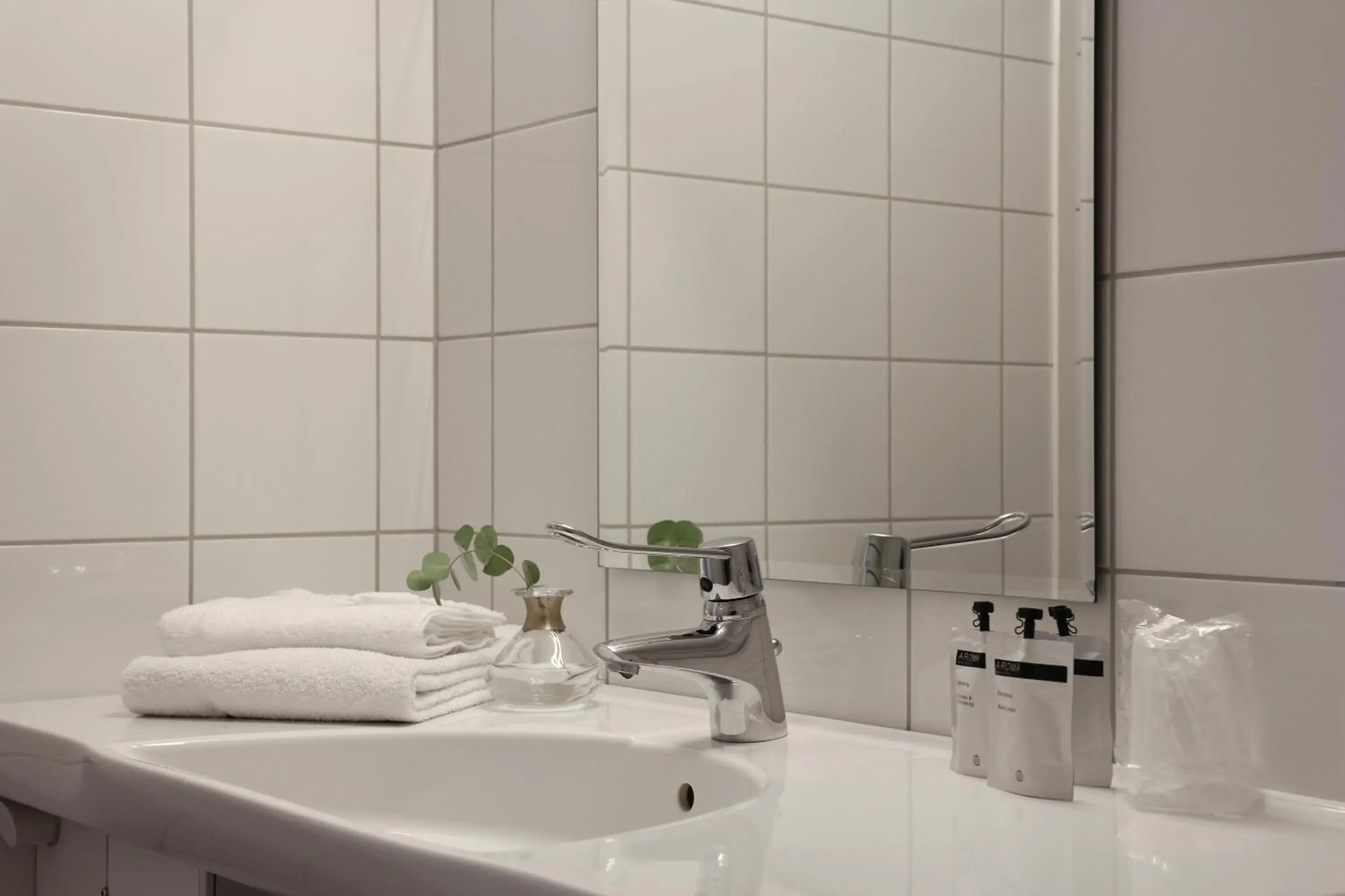 Bathroom in Brattvåg Fjordhotell Bathroom in Brattvåg Fjordhotell