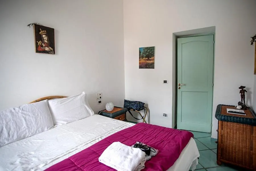 Bed in villa antica