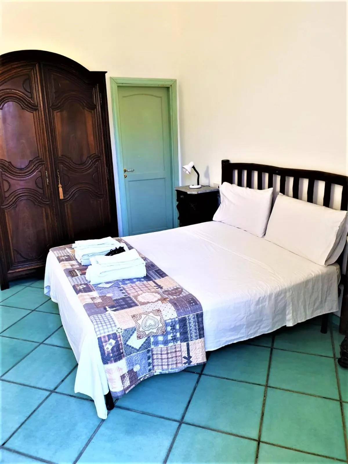 Bed in villa antica