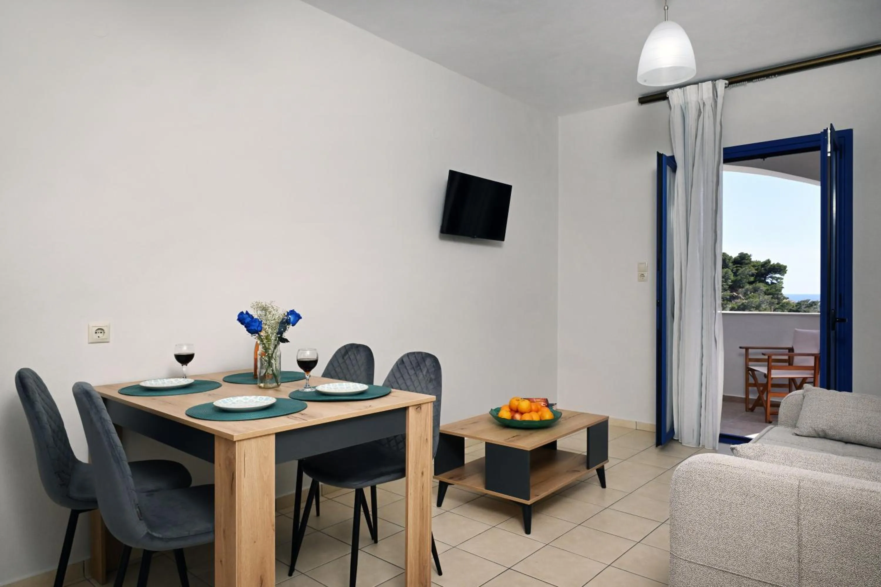 TV and multimedia in Sfakian Horizon