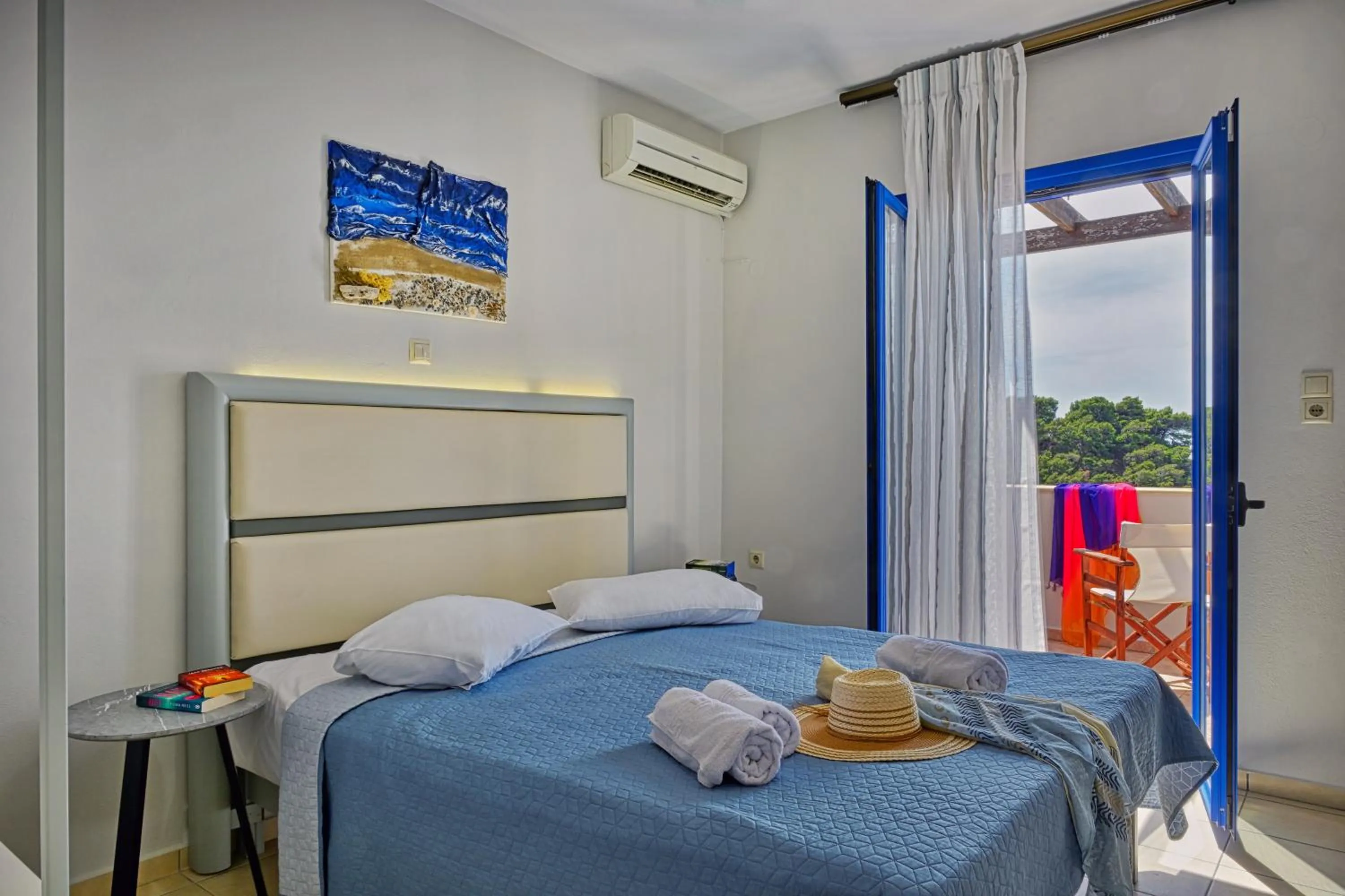 Bed in Sfakian Horizon