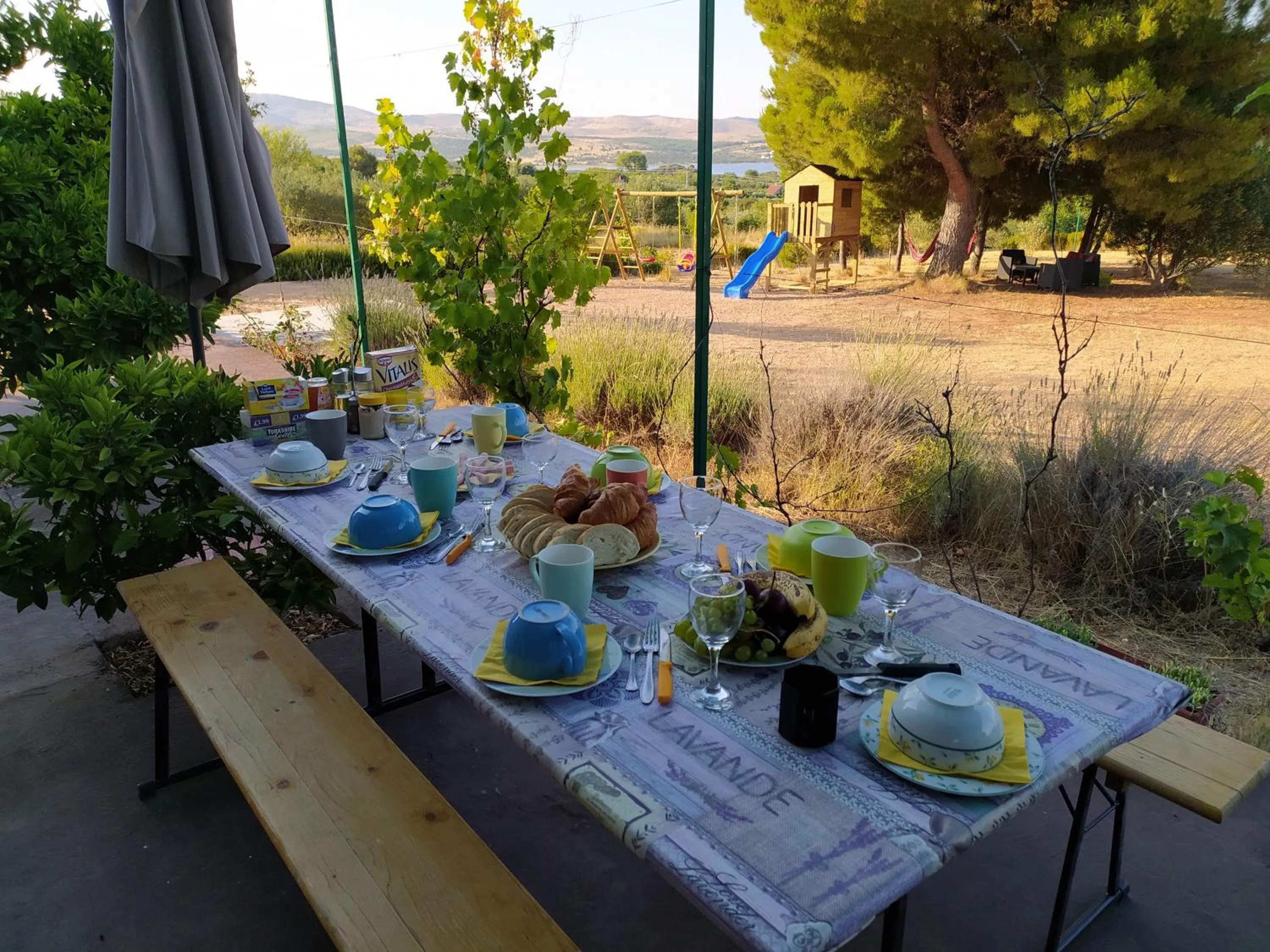 Food and drinks in B&B Curica Doma