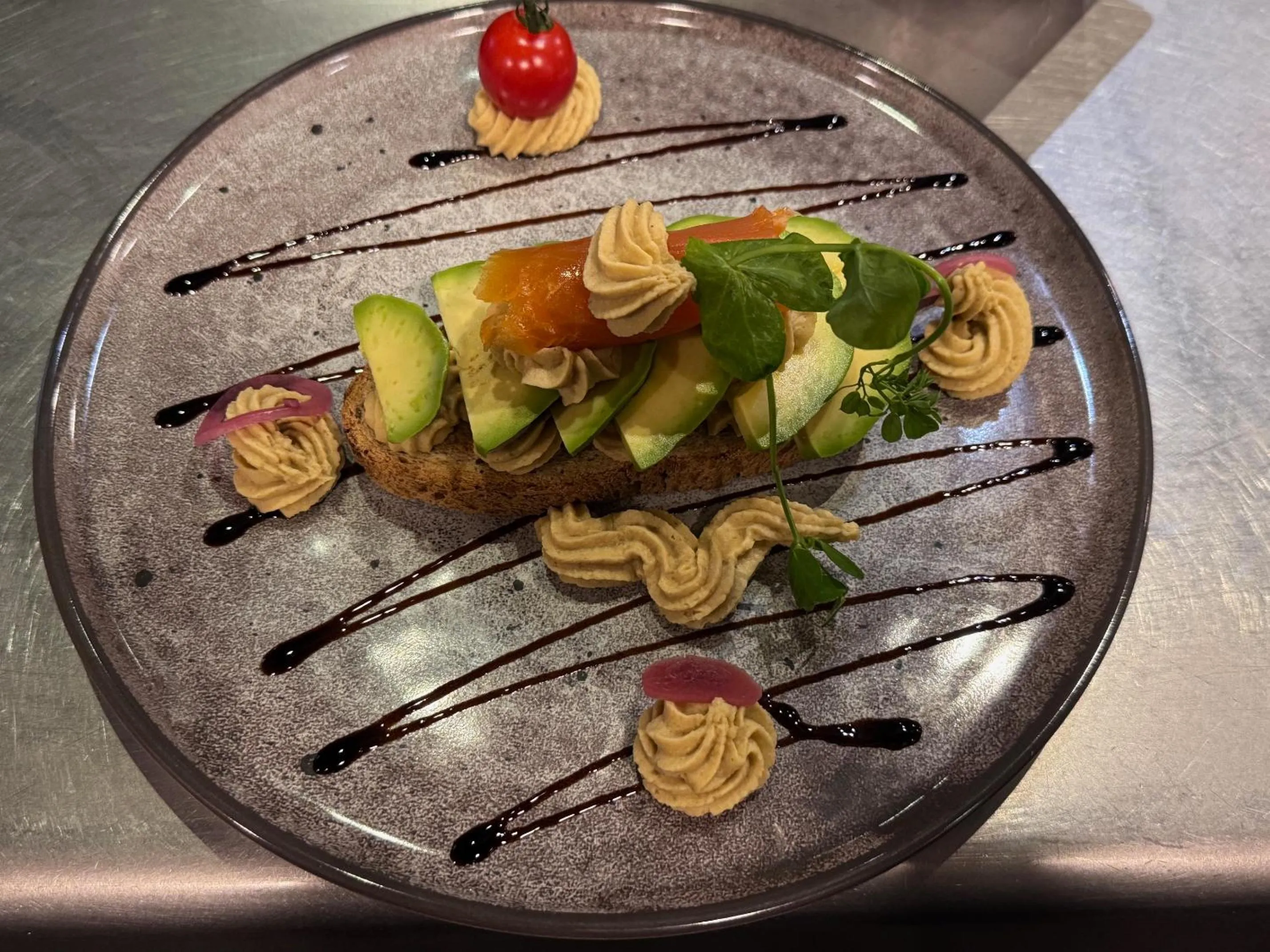 Restaurant/places to eat in Logis Hôtel Restaurant de la Paix