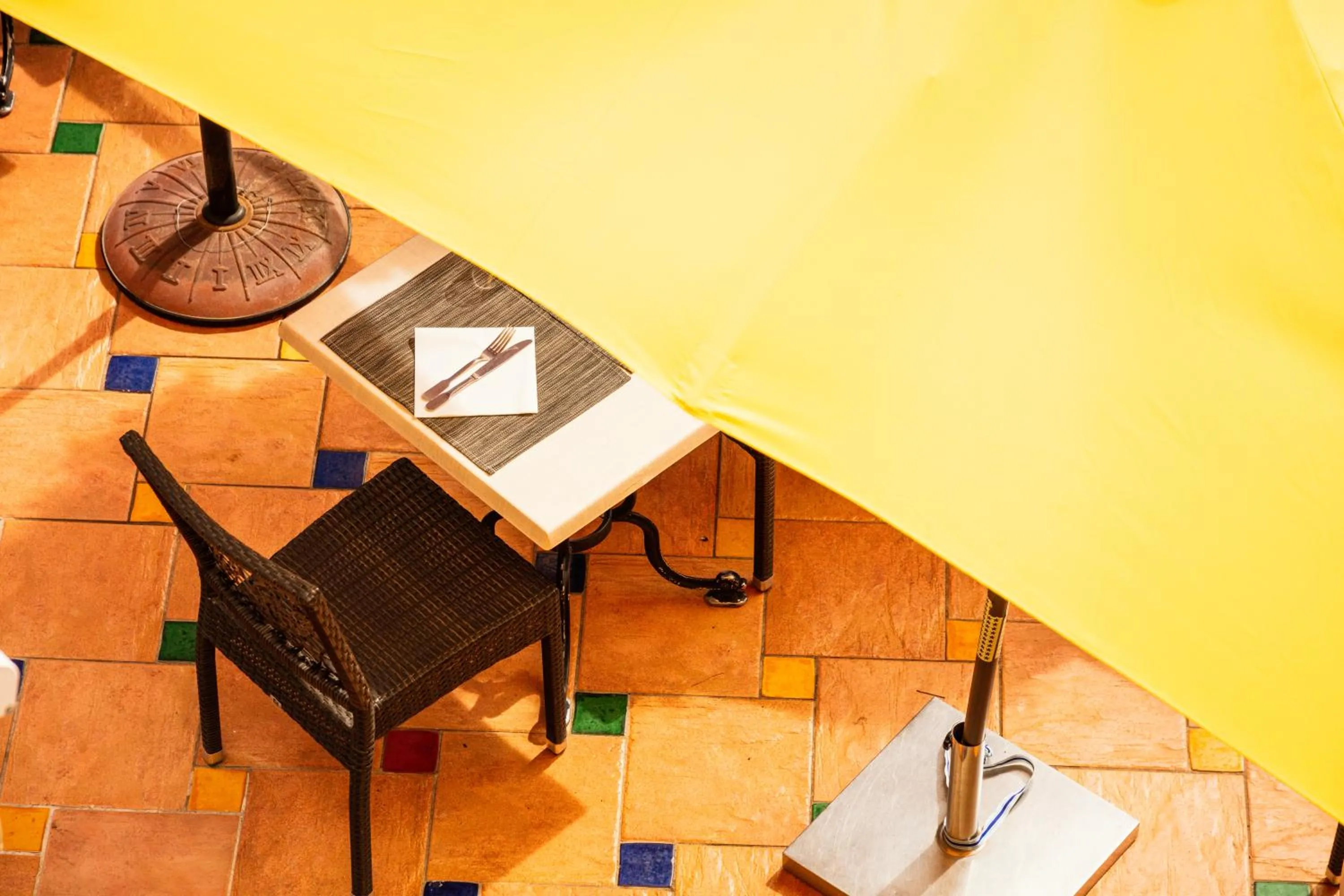 Restaurant/places to eat in Logis Hôtel Restaurant de la Paix