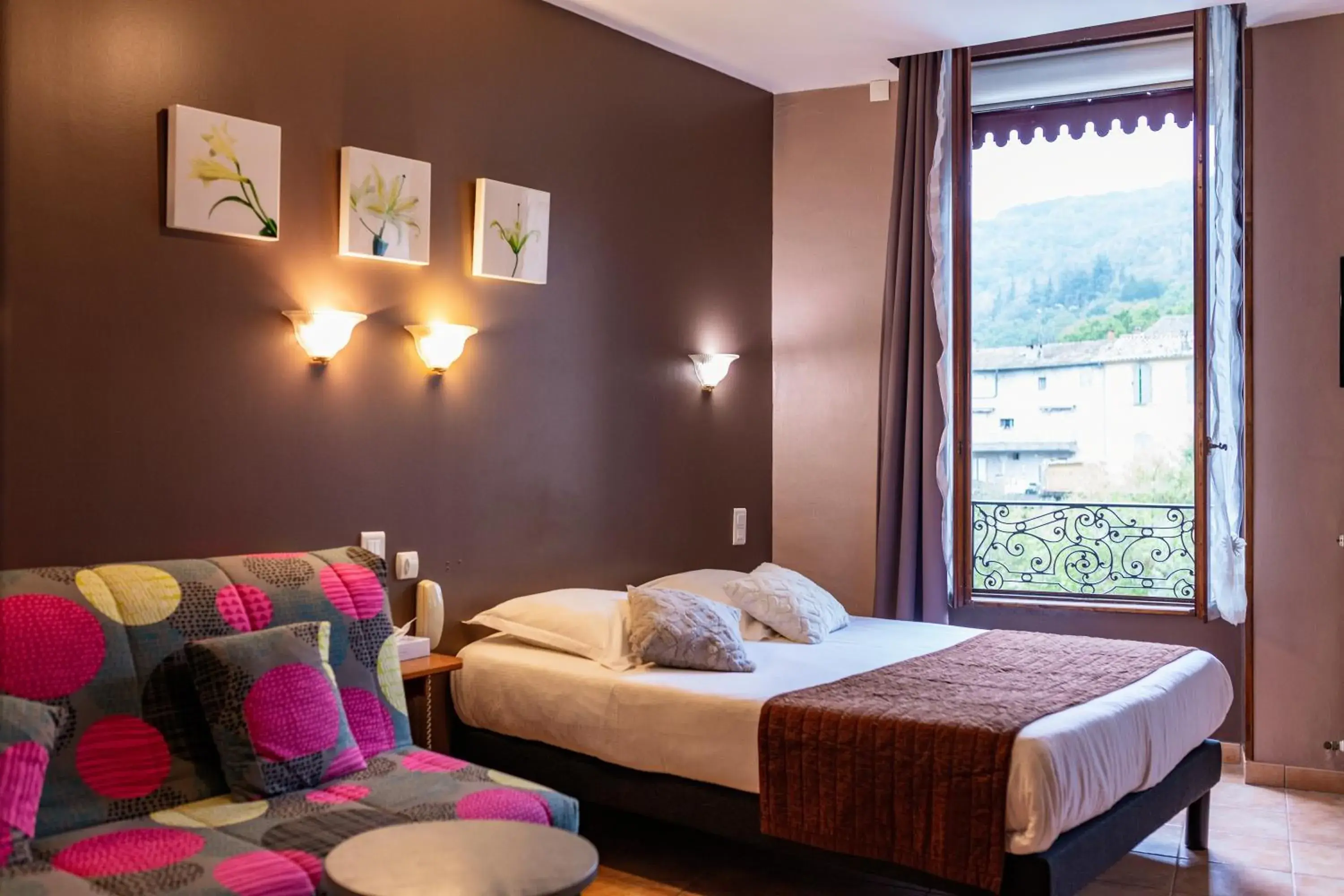 Bedroom, Bed in Logis Hôtel Restaurant de la Paix Bedroom, Bed in Logis Hôtel Restaurant de la Paix