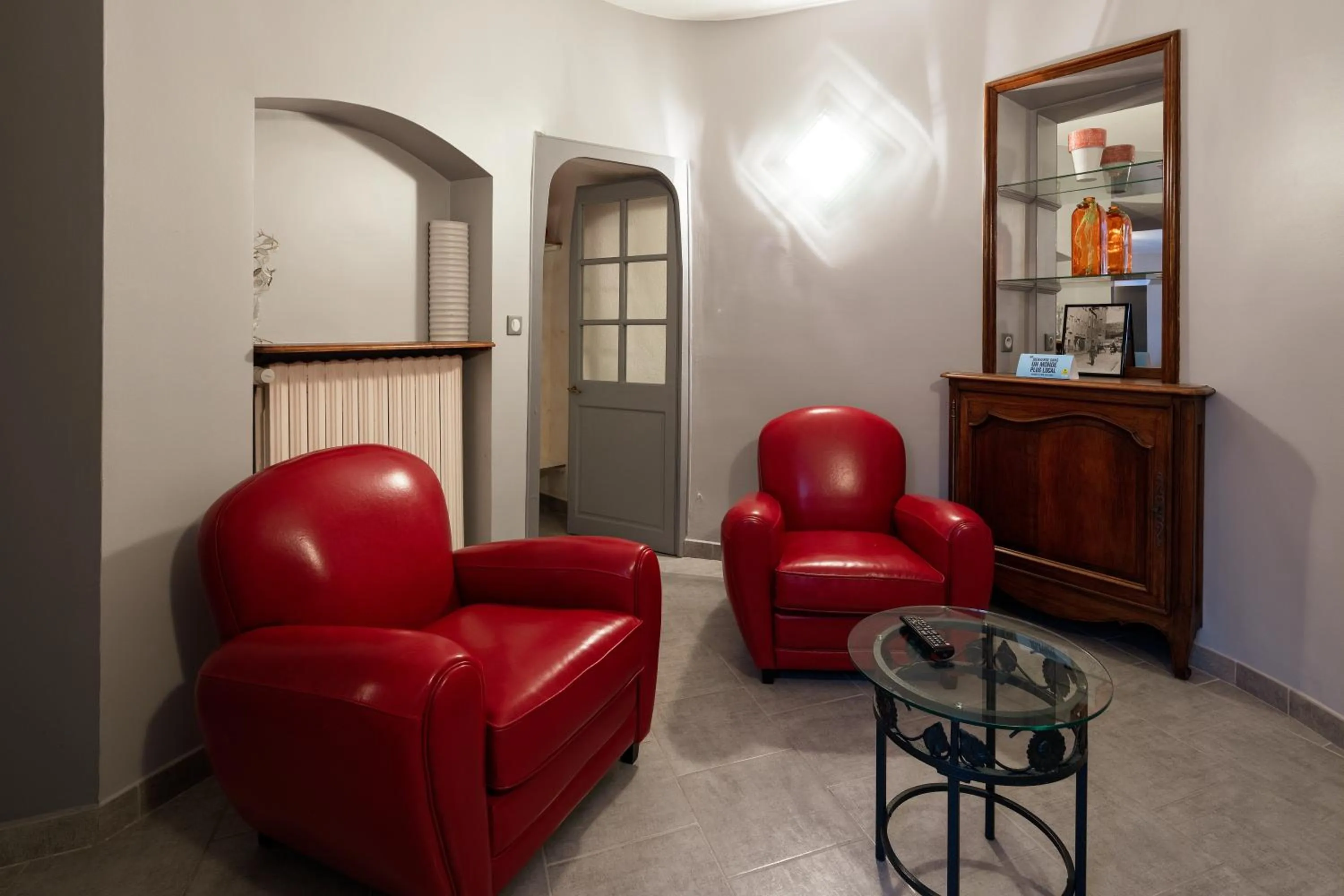 Living room in Logis Hôtel Restaurant de la Paix