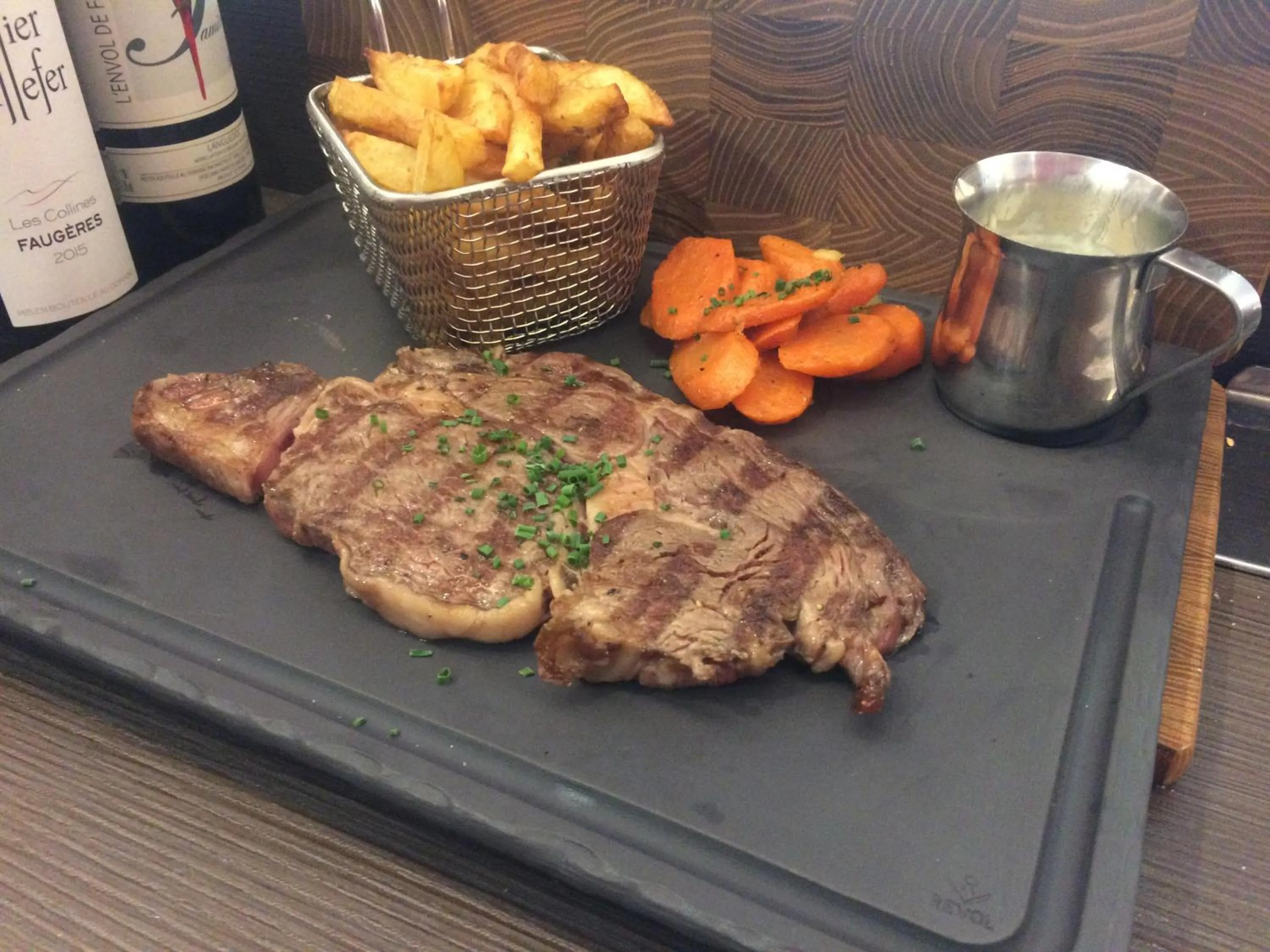 Food in Logis Hôtel Restaurant de la Paix