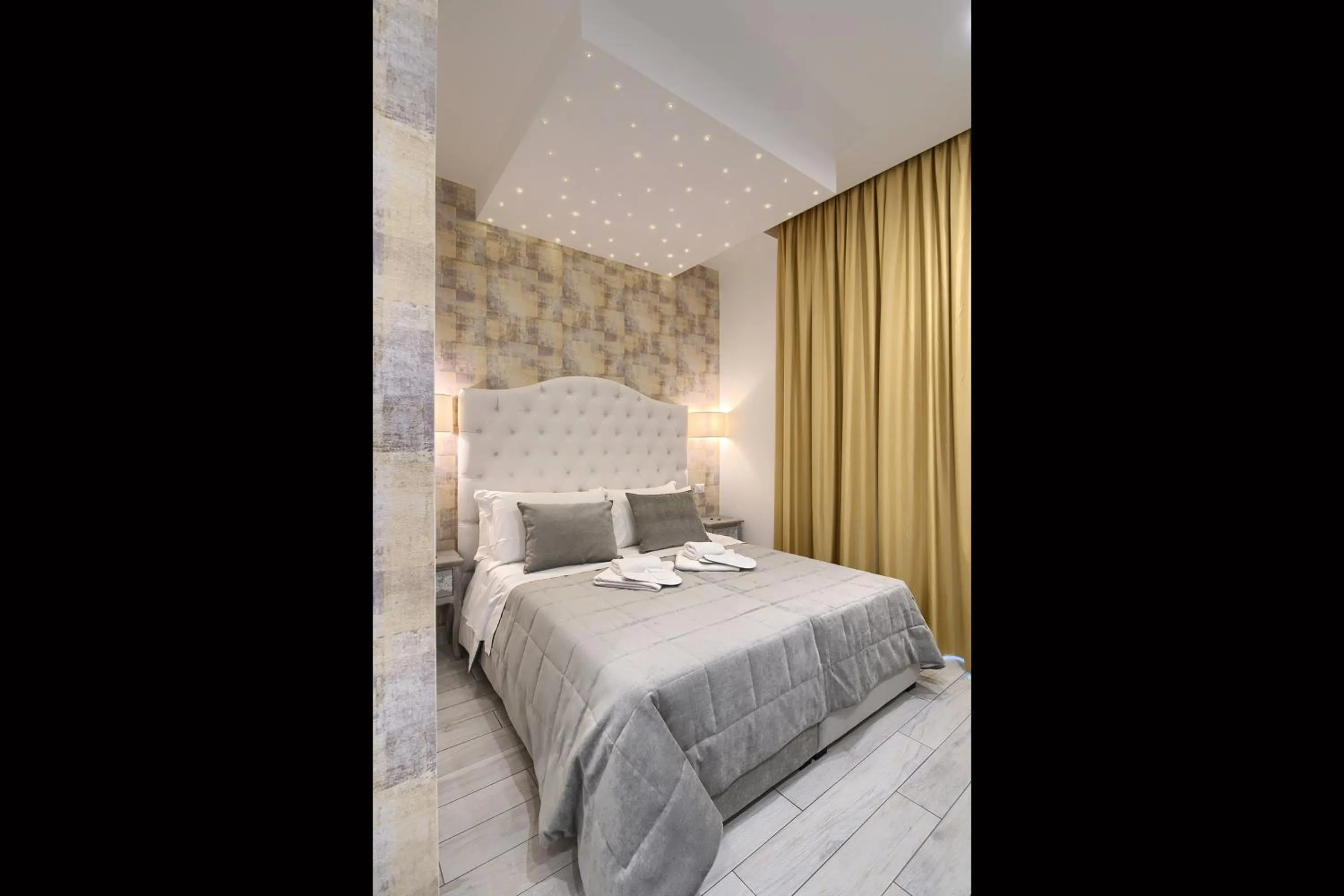 Bed in Relais Vatican Secret