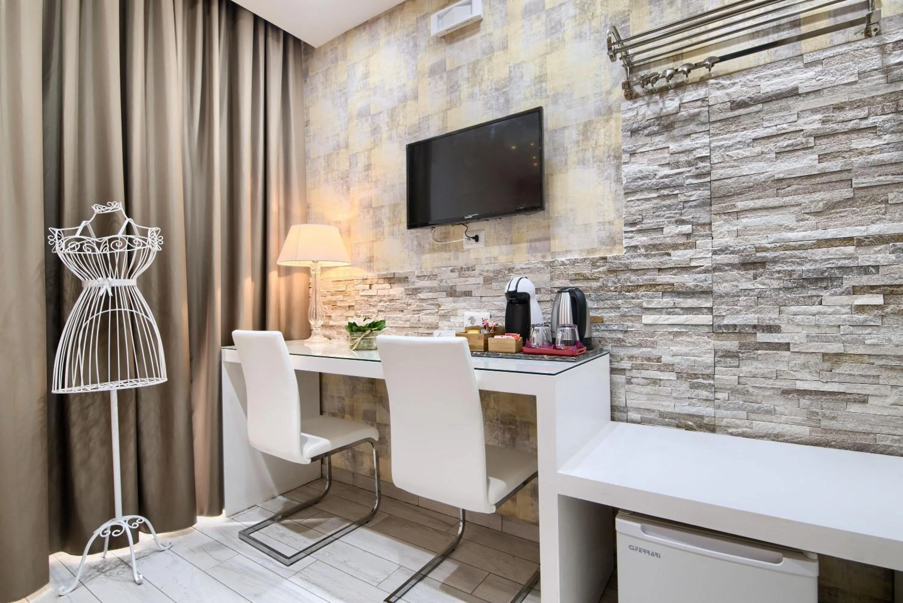 Coffee/tea facilities in Relais Vatican Secret