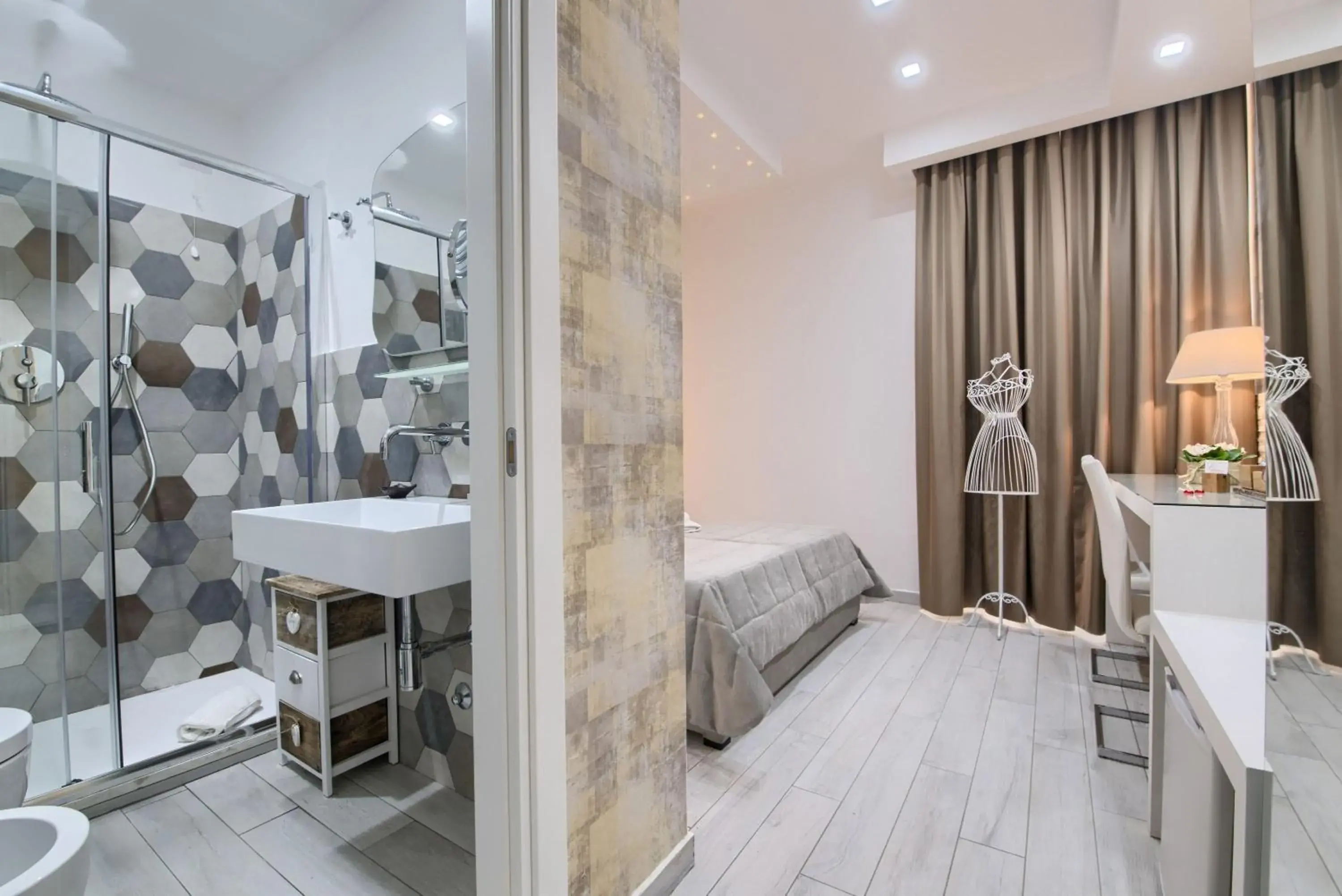 Superior Double or Twin Room in Relais Vatican Secret Superior Double or Twin Room in Relais Vatican Secret
