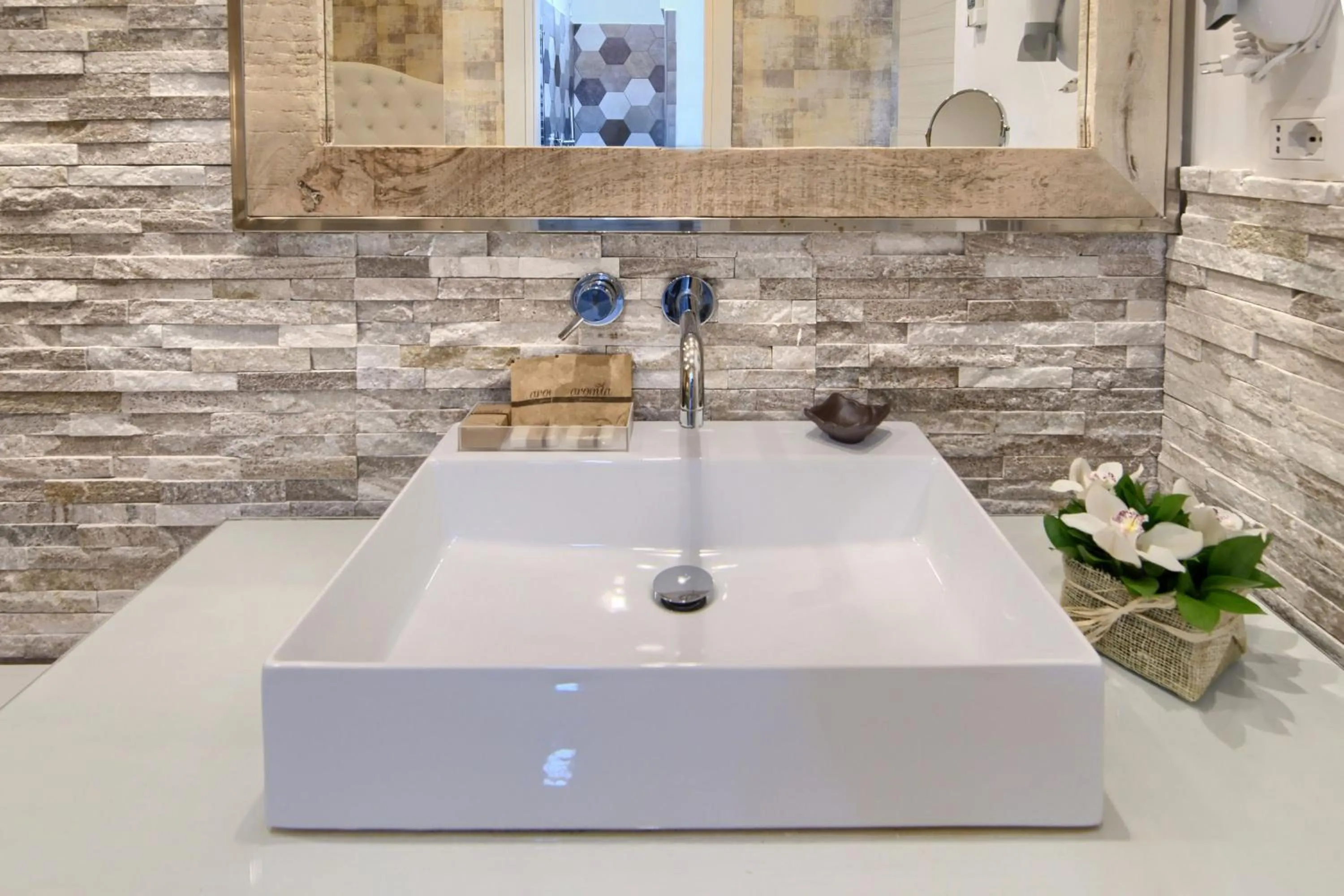 Bathroom in Relais Vatican Secret