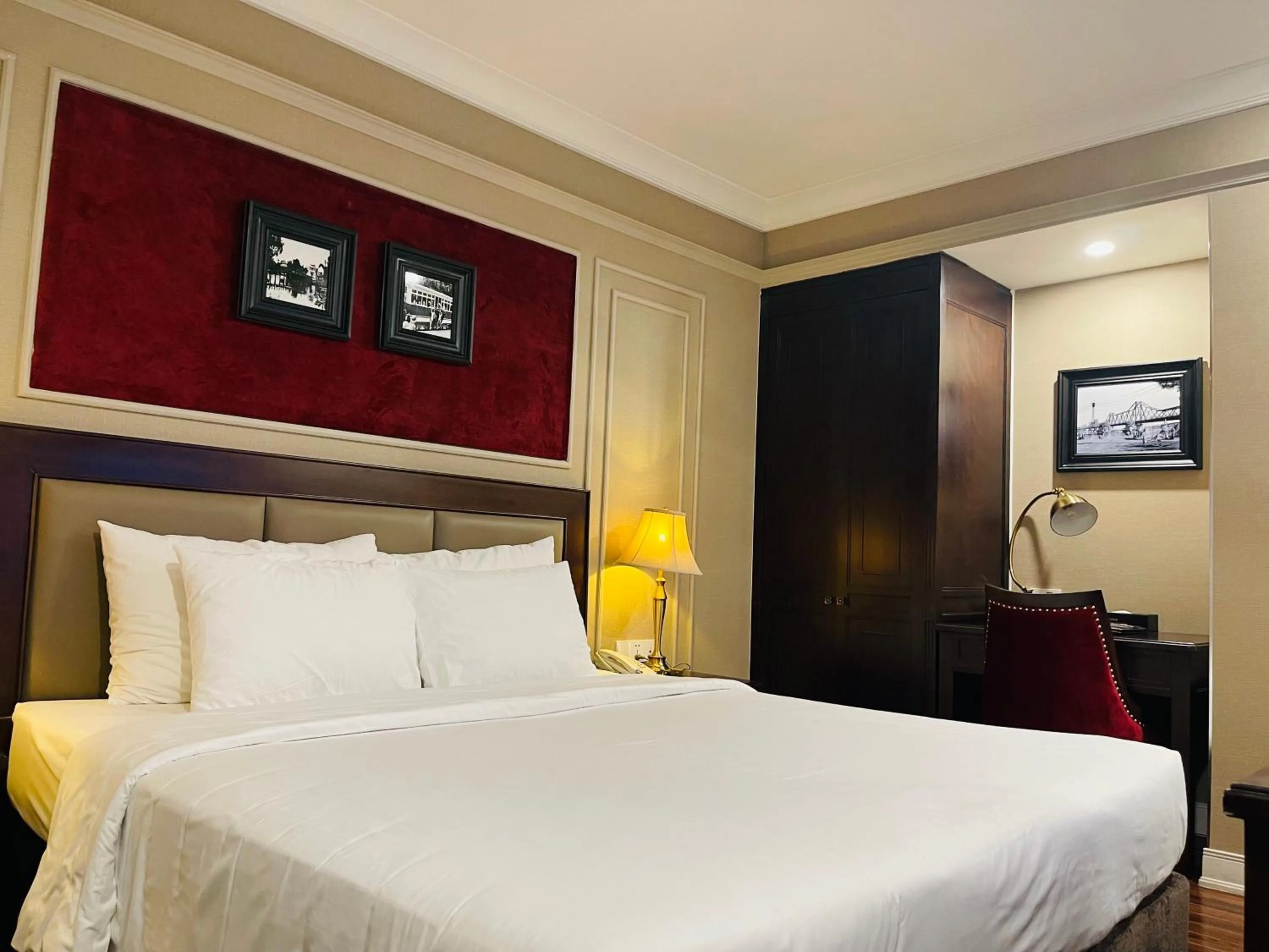 Bed in Hotel du Monde