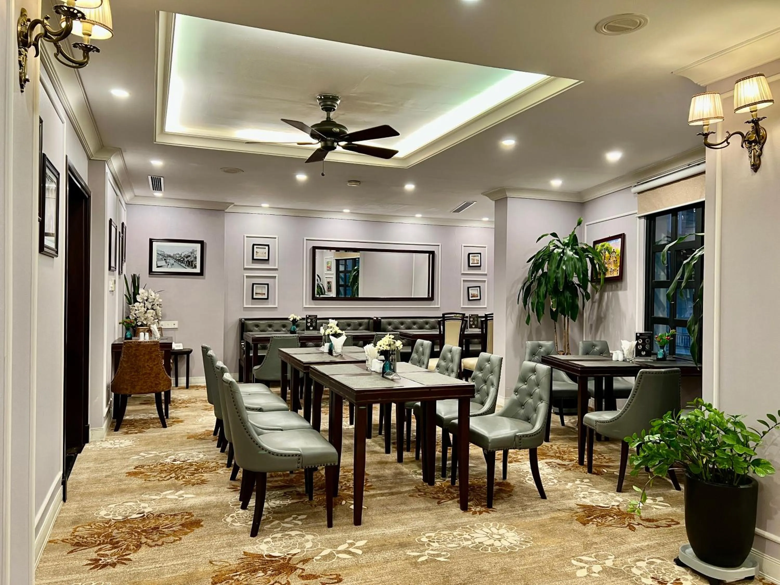 Breakfast in Hotel du Monde