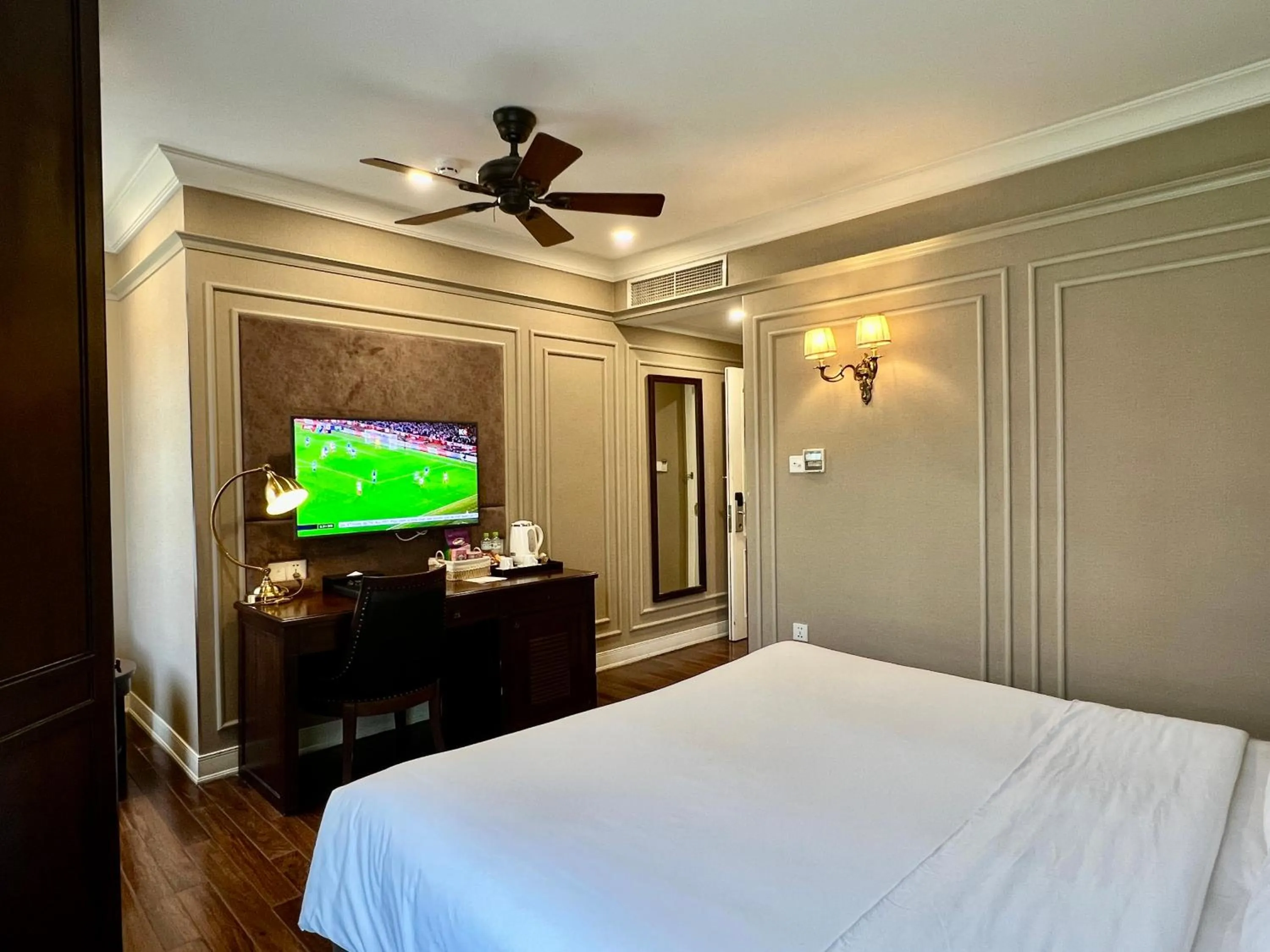 Bed in Hotel du Monde