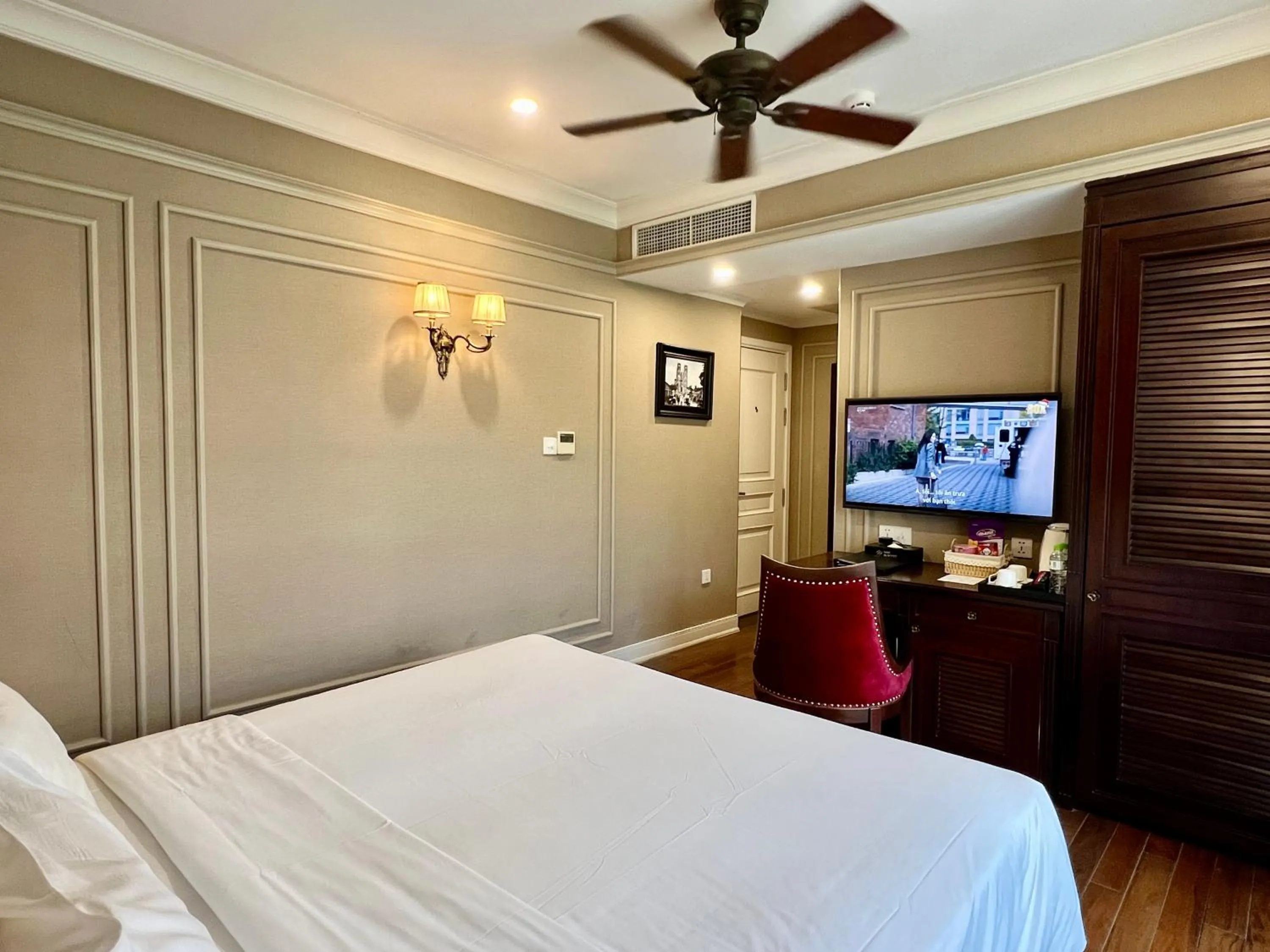 TV and multimedia, Bed in Hotel du Monde