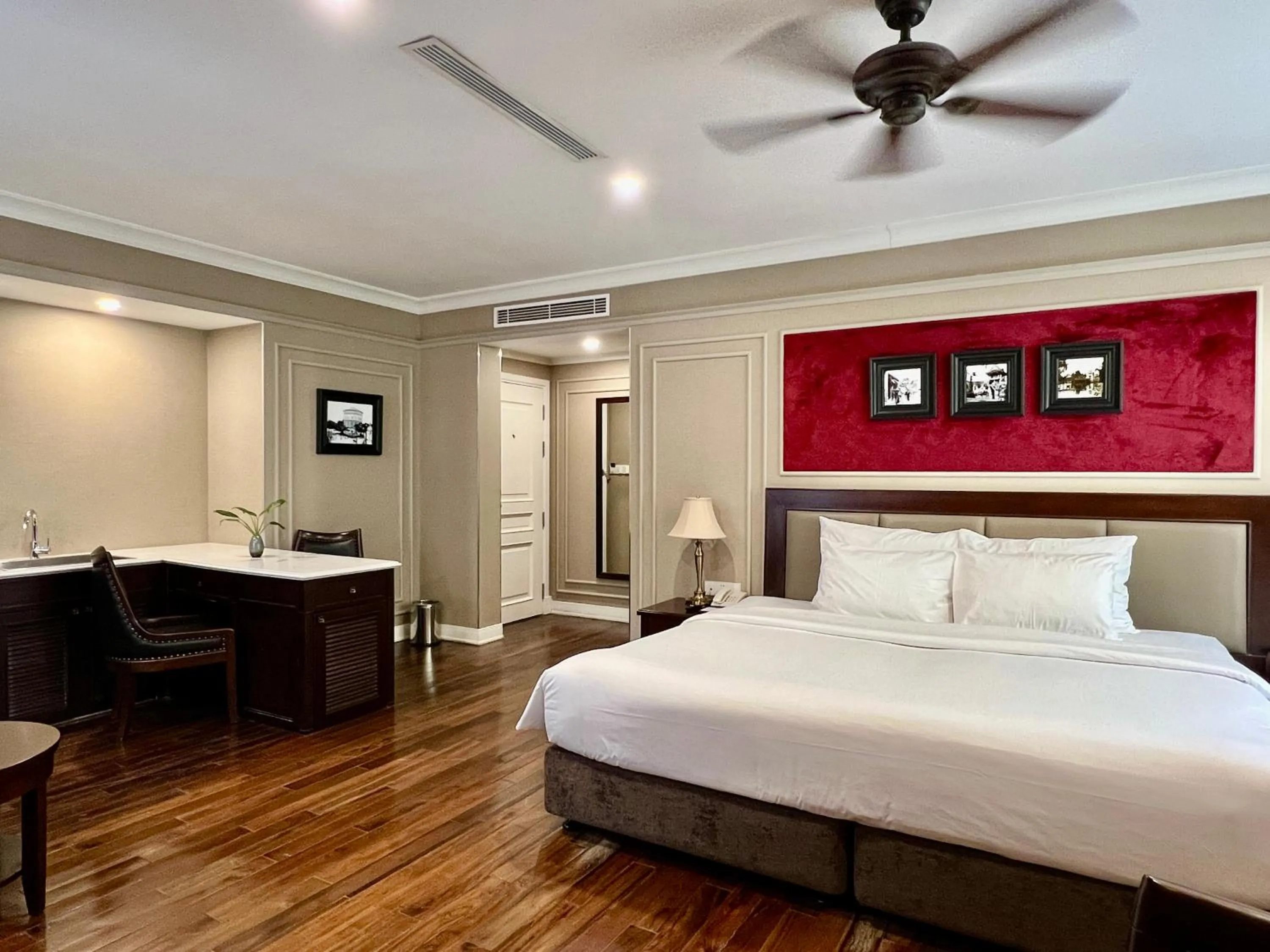 Bed in Hotel du Monde