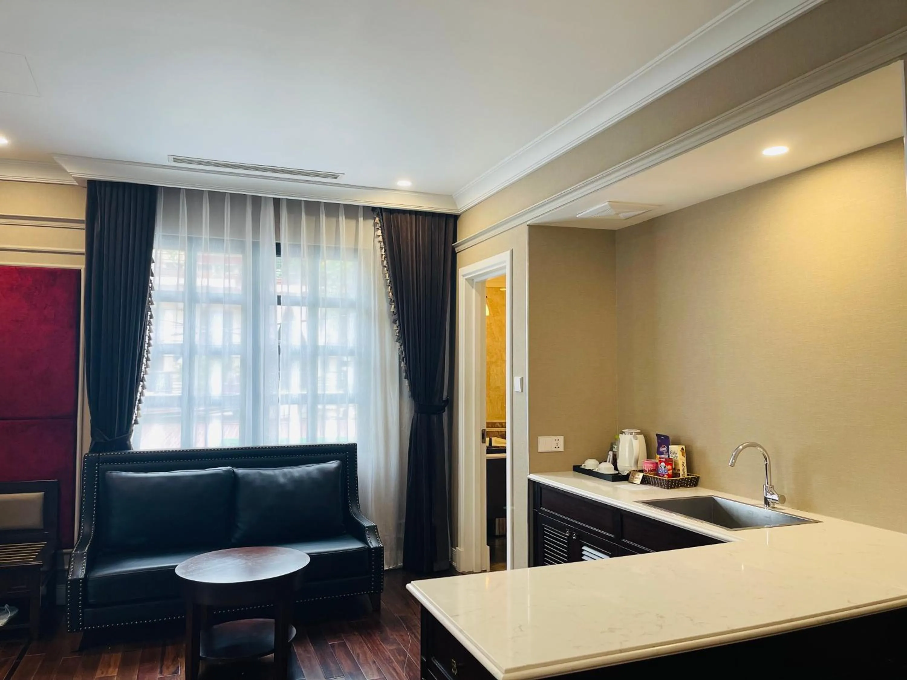 Seating area, Bed in Hotel du Monde