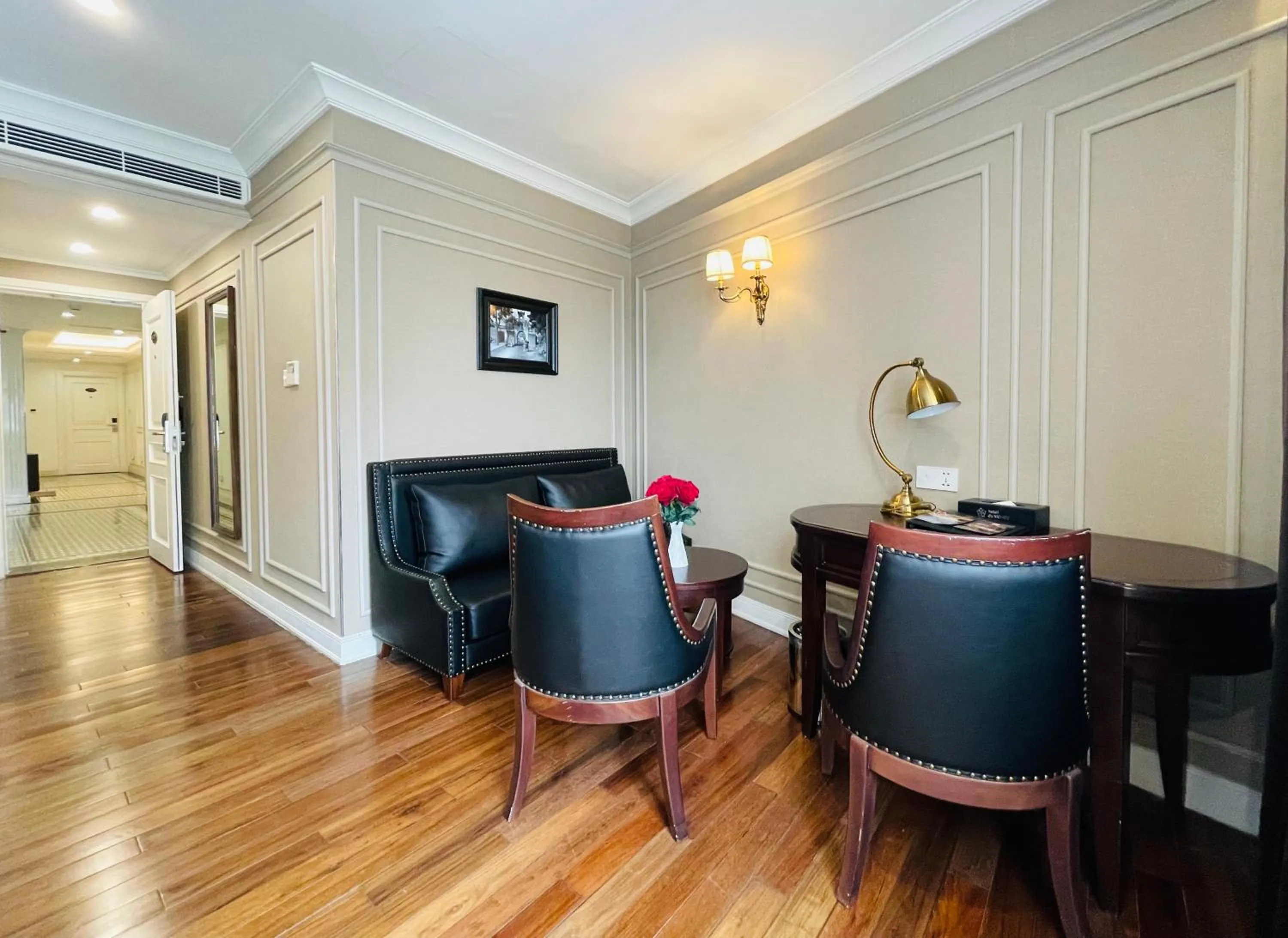 Seating area in Hotel du Monde