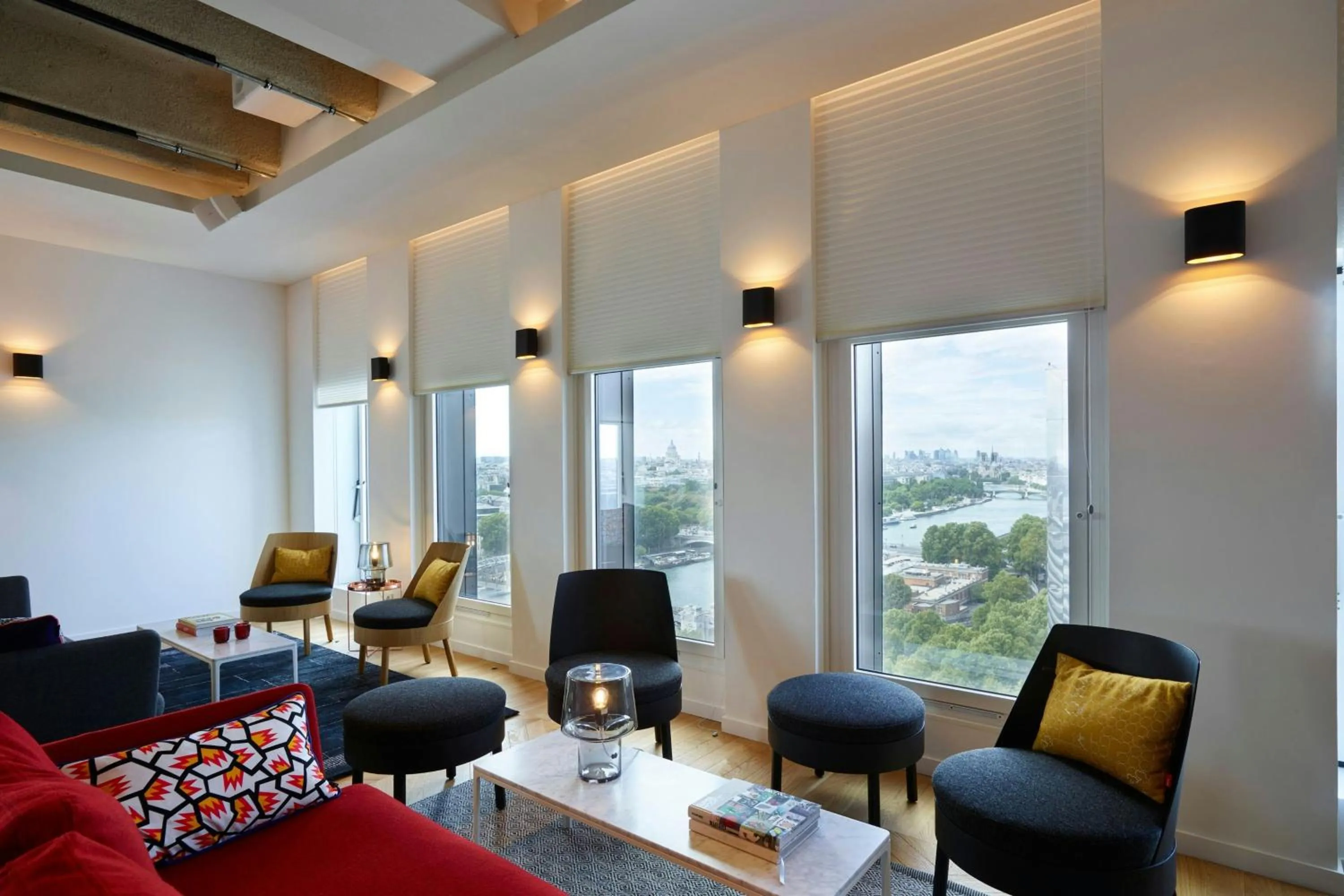 Lounge or bar in citizenM Paris Gare de Lyon