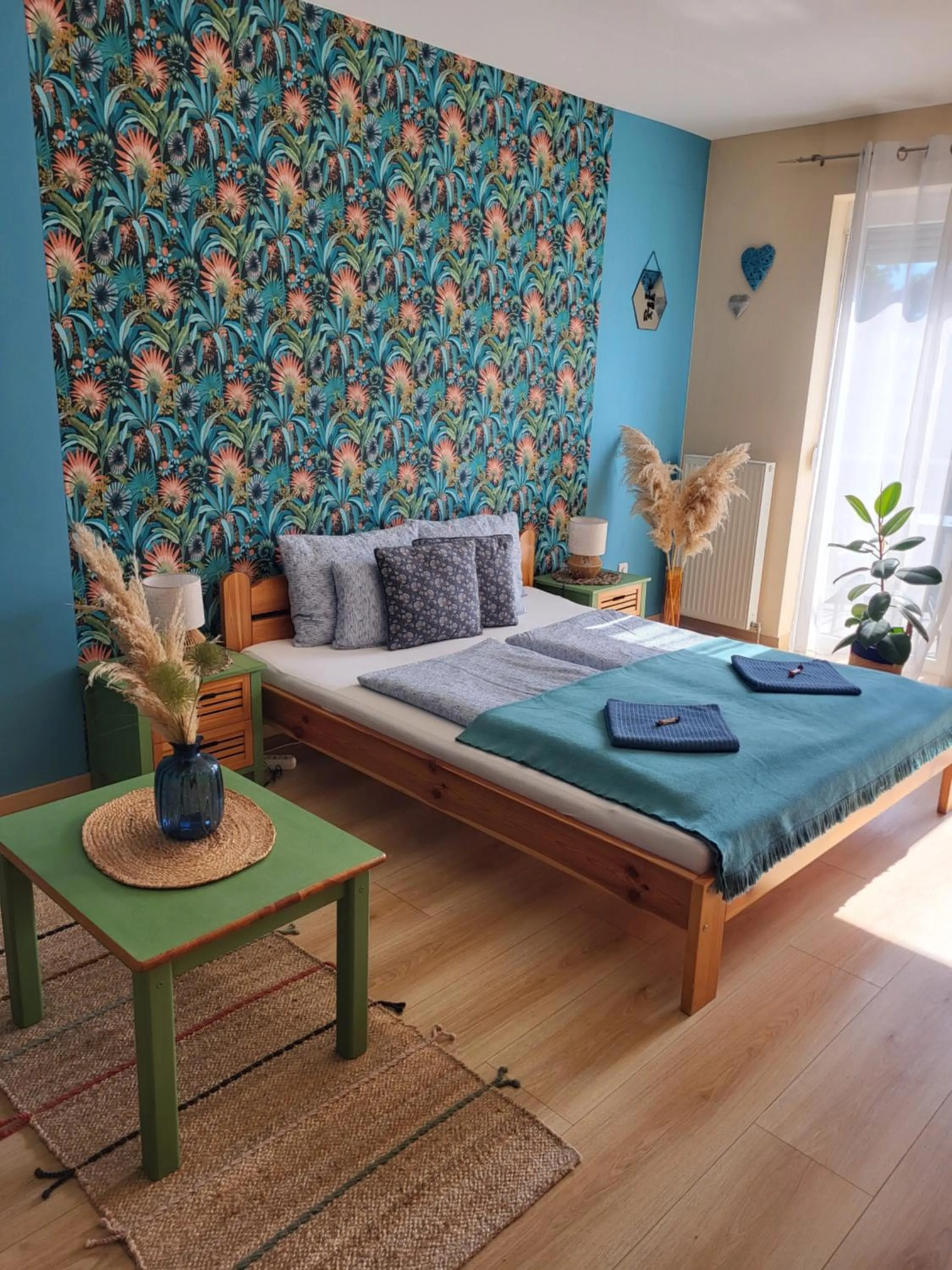 Holiday Home & Apartment