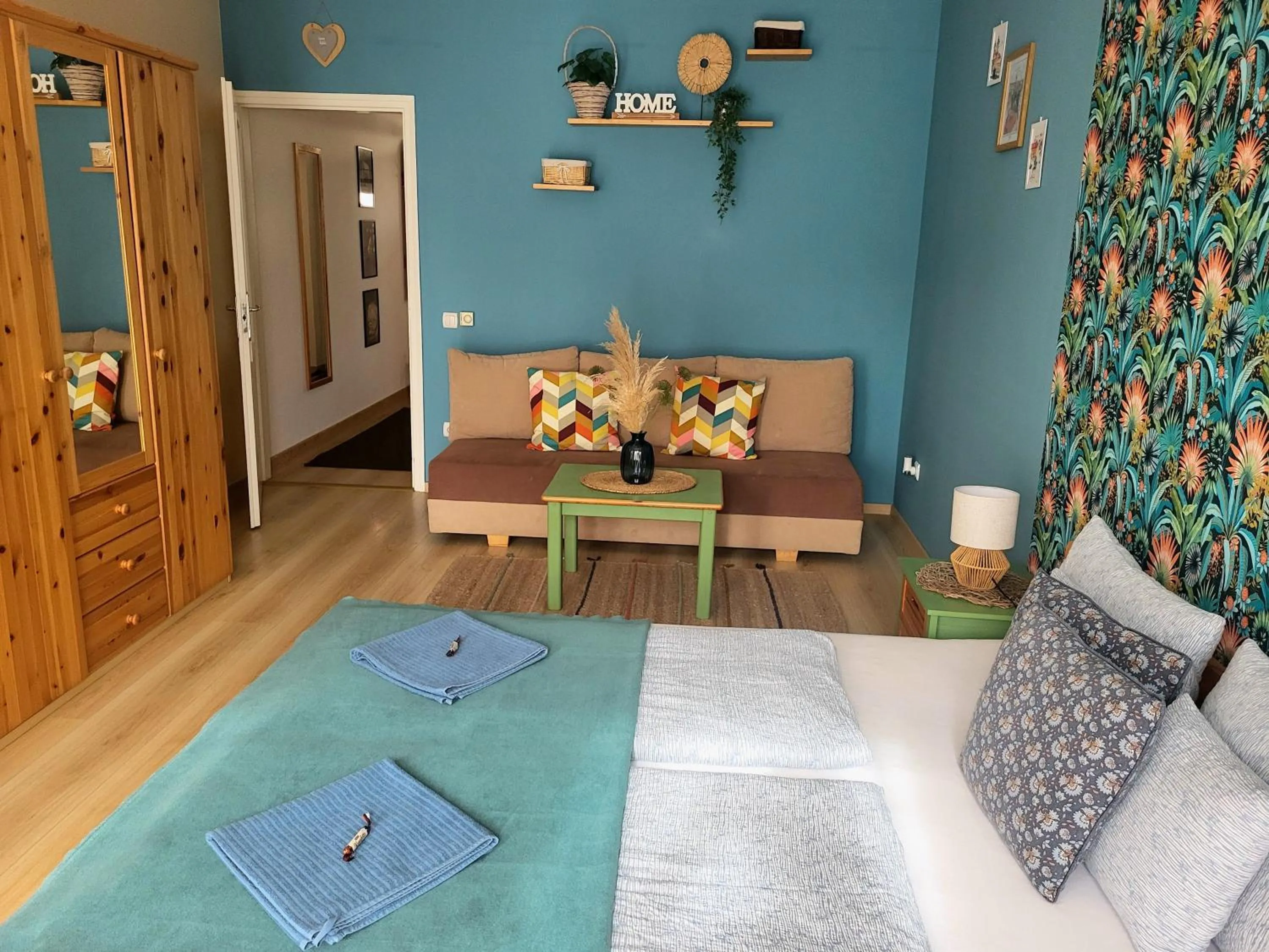 Holiday Home & Apartment