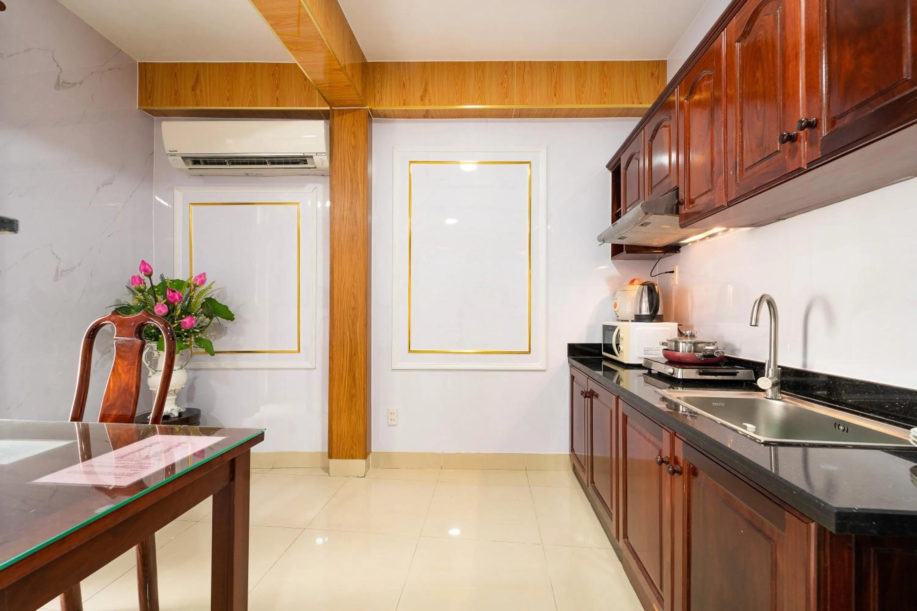 Decorative detail in Diamond Luxury Ben Thanh