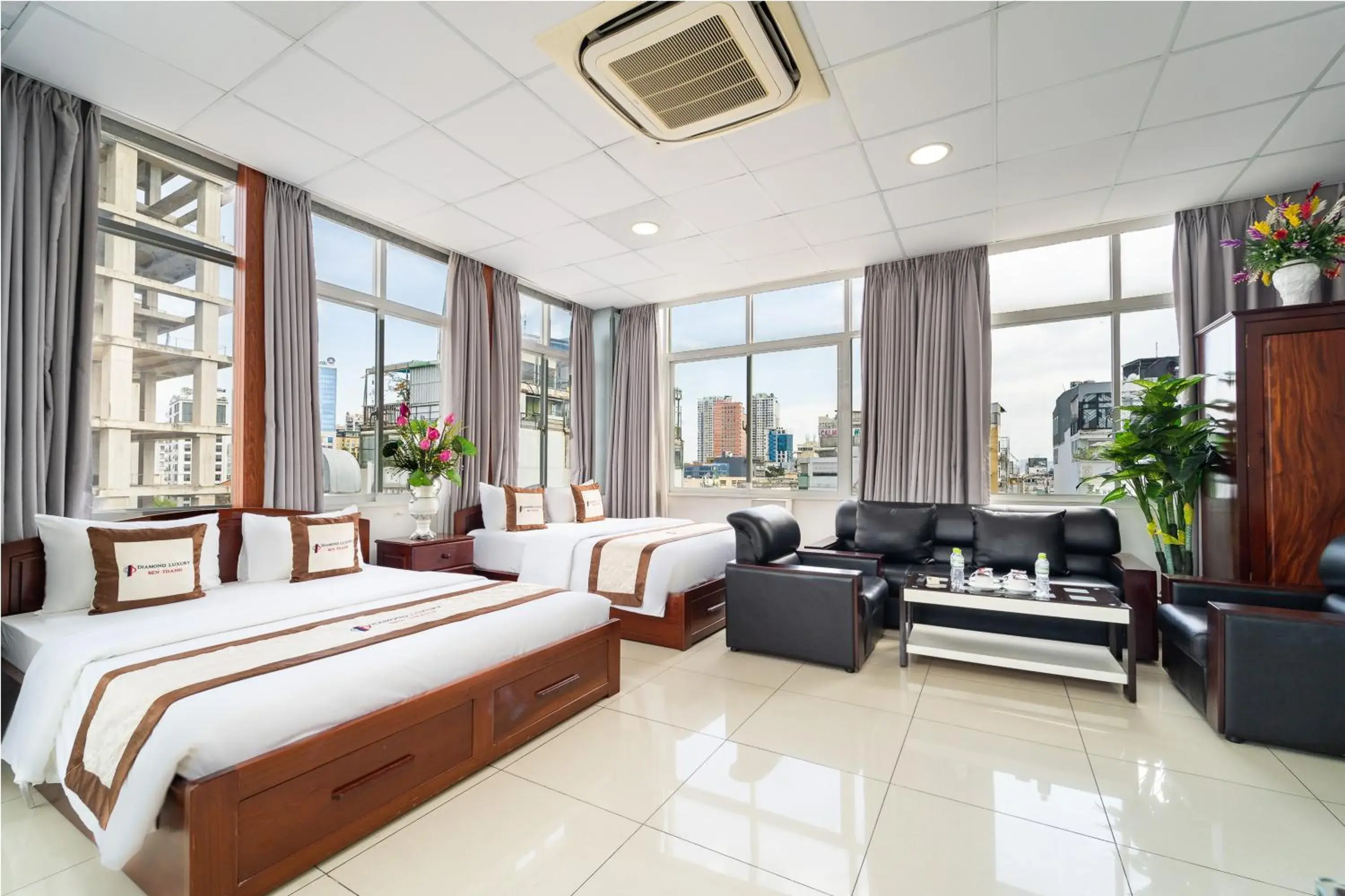 Photo of the whole room, Bed in Diamond Luxury Ben Thanh Photo of the whole room, Bed in Diamond Luxury Ben Thanh