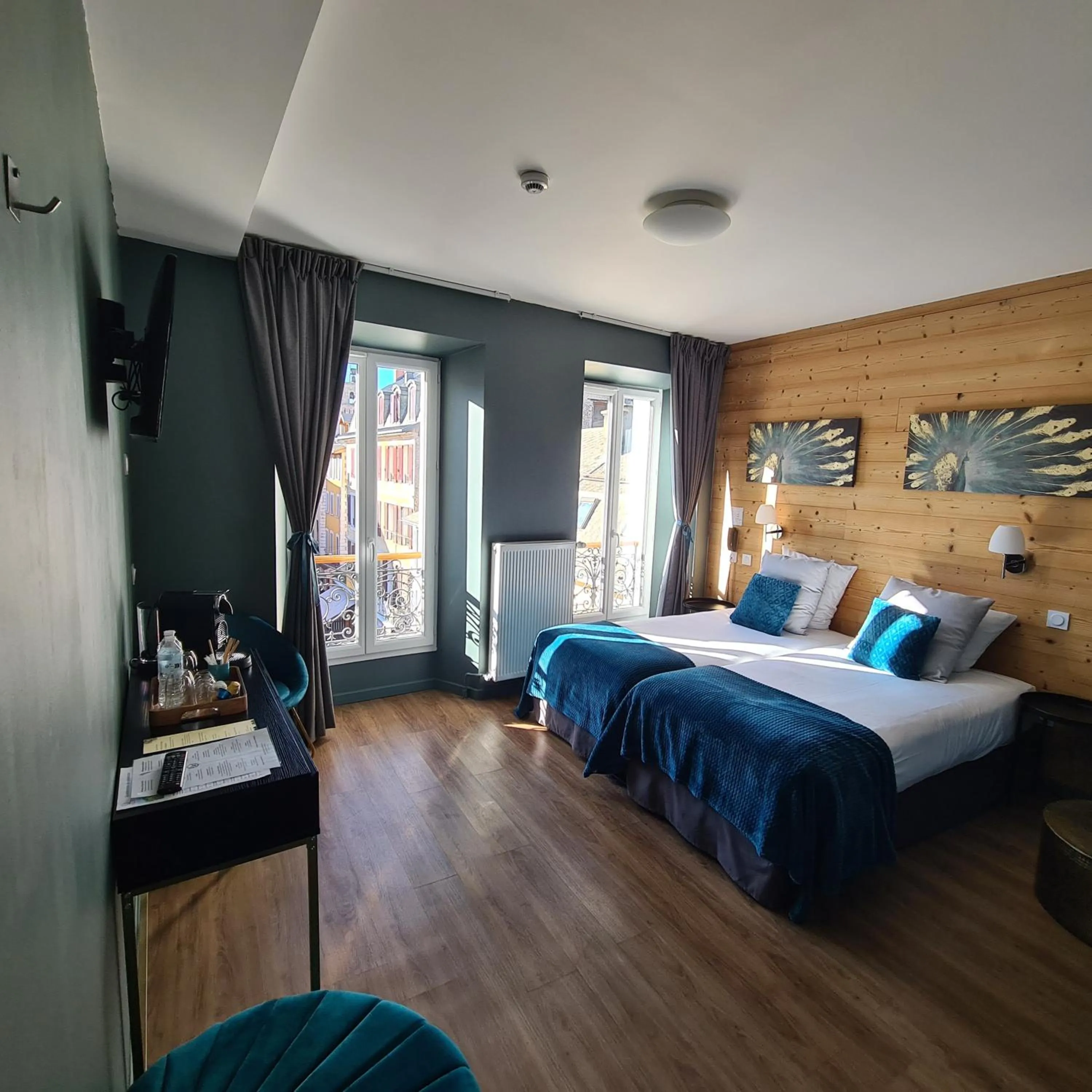 Photo of the whole room, Bed in Le Grand Hotel