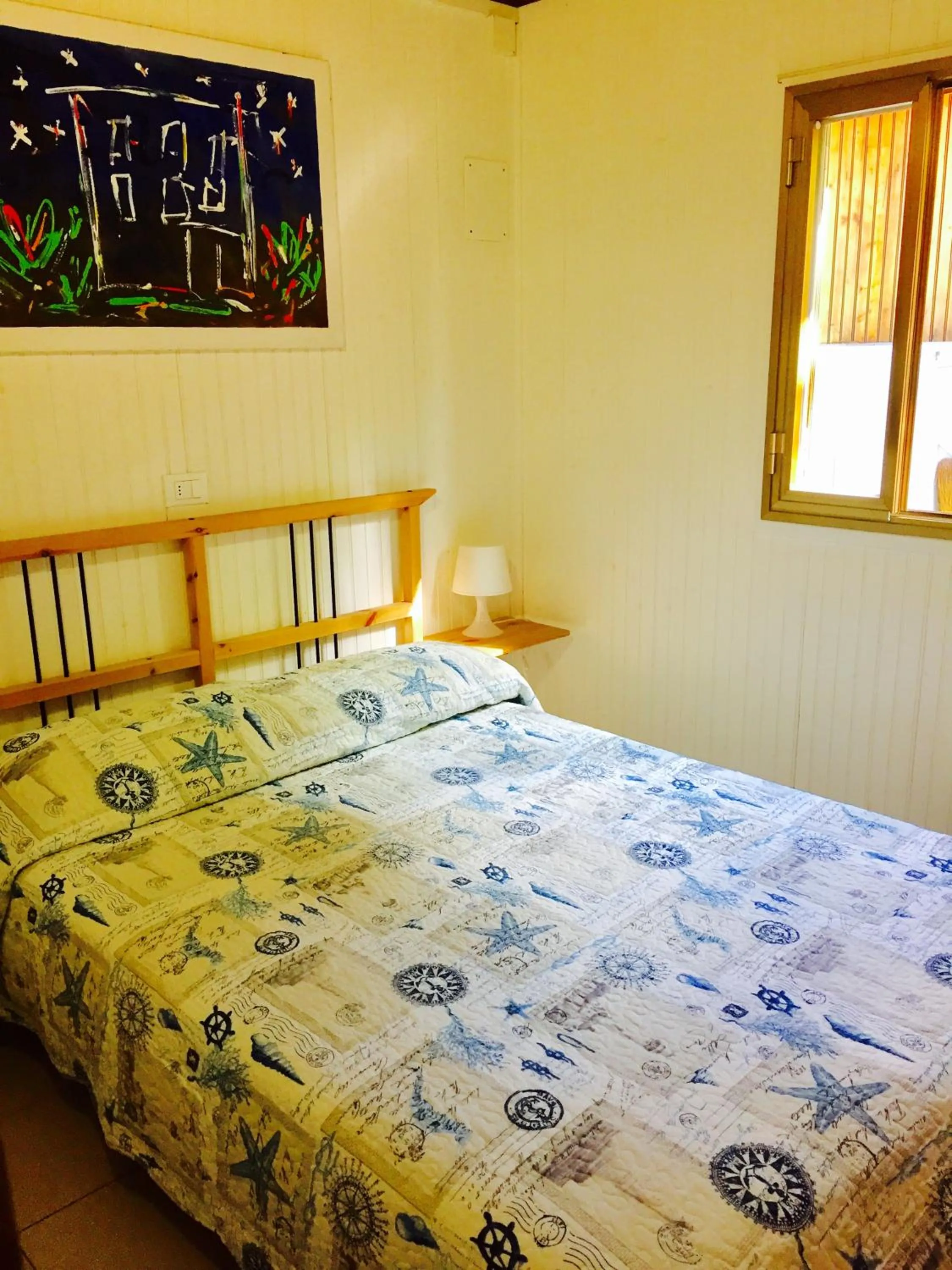Photo of the whole room, Bed in Camping Linus