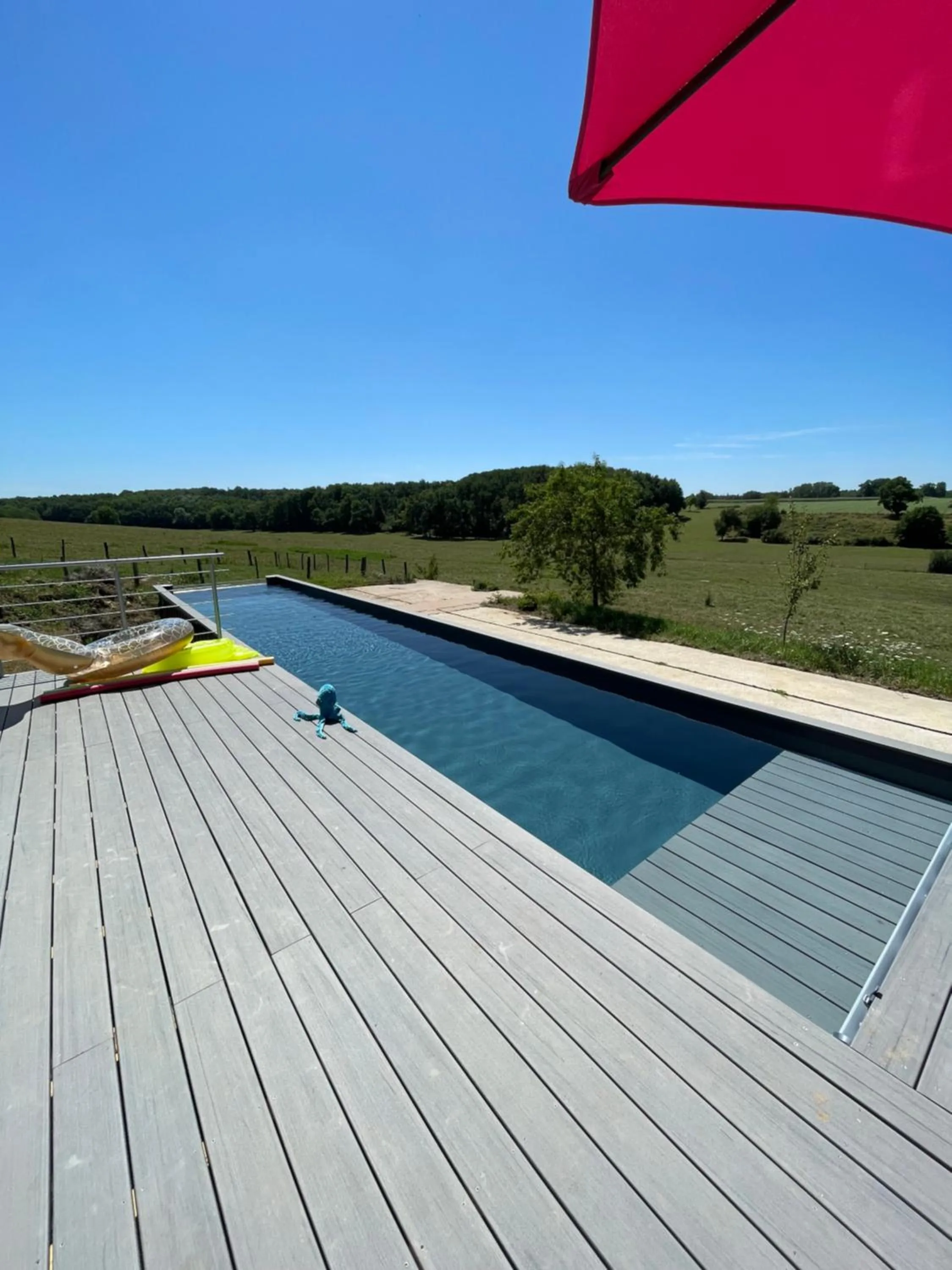 Swimming pool in La Ferme du Bonheur