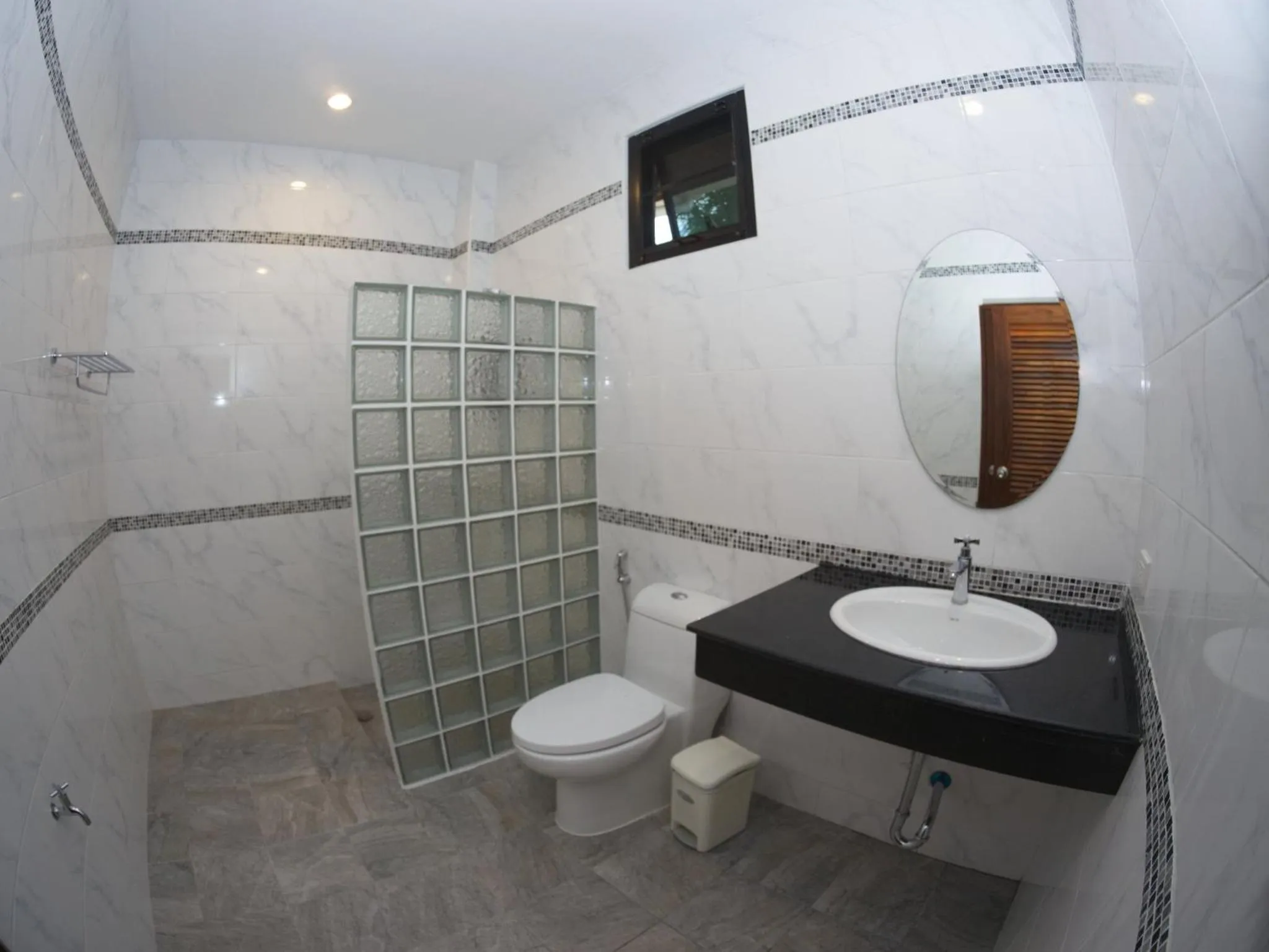 Shower in Chanapha Residence