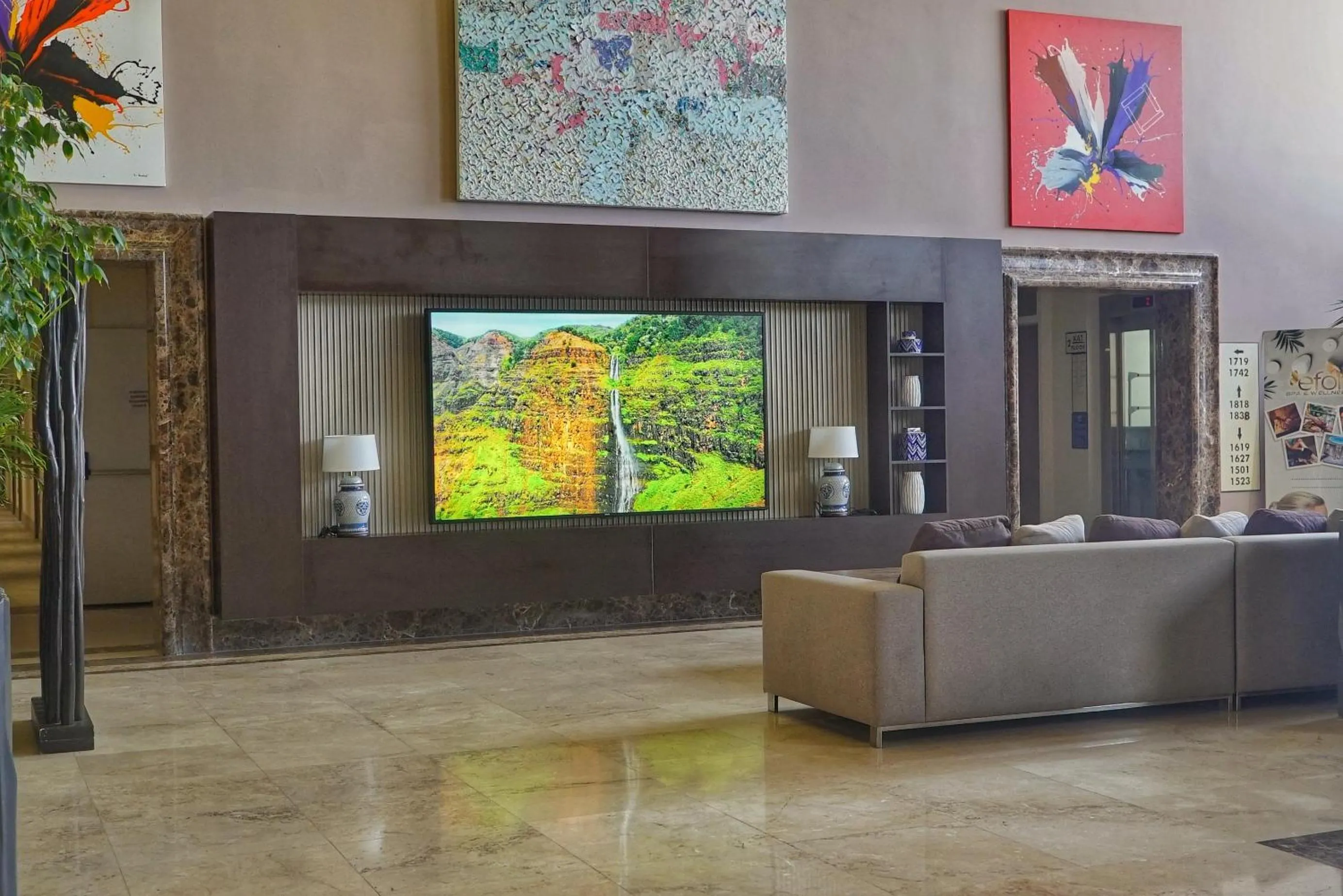 Communal lounge/ TV room in Delta Hotels By Marriott Bodrum