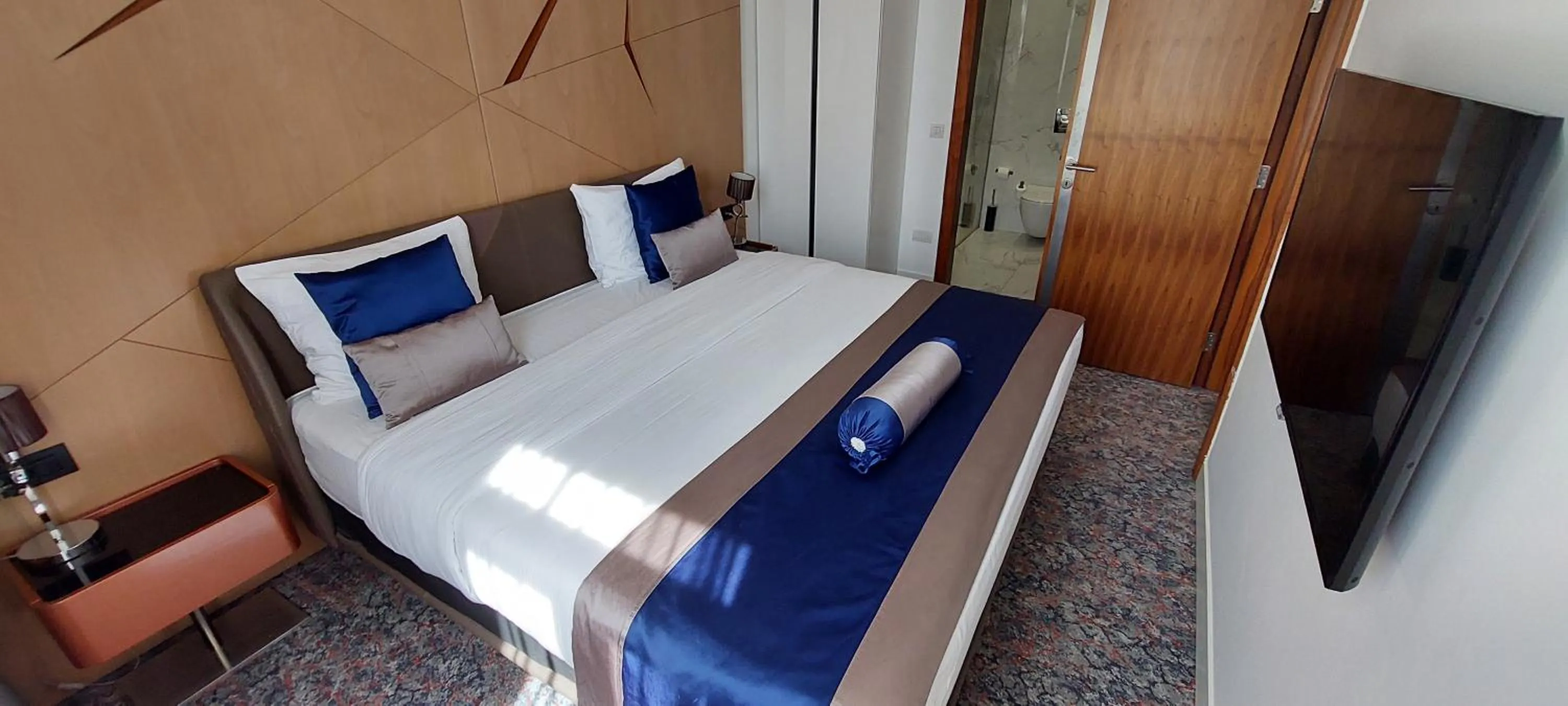 Bed in Hotel Austria & Bosna