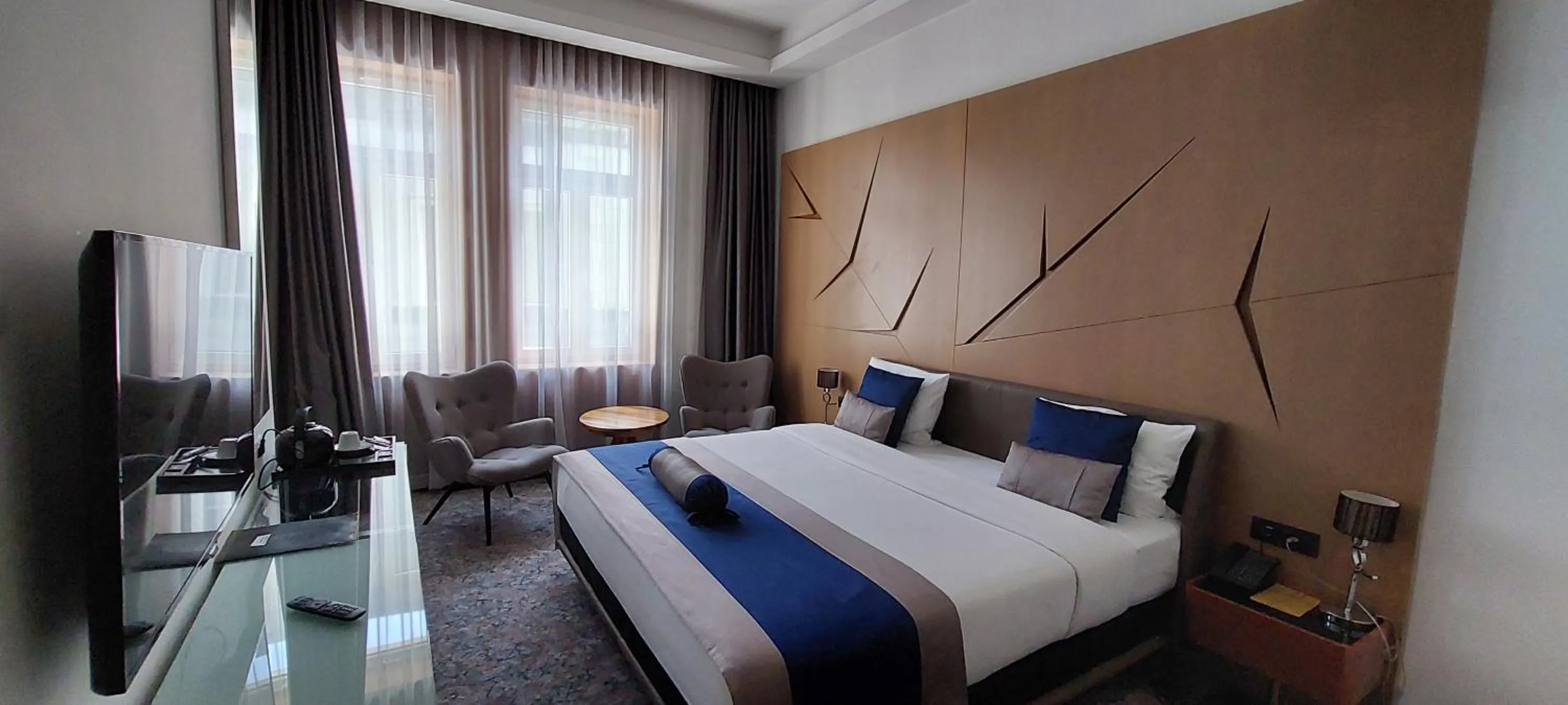 Bed in Hotel Austria & Bosna