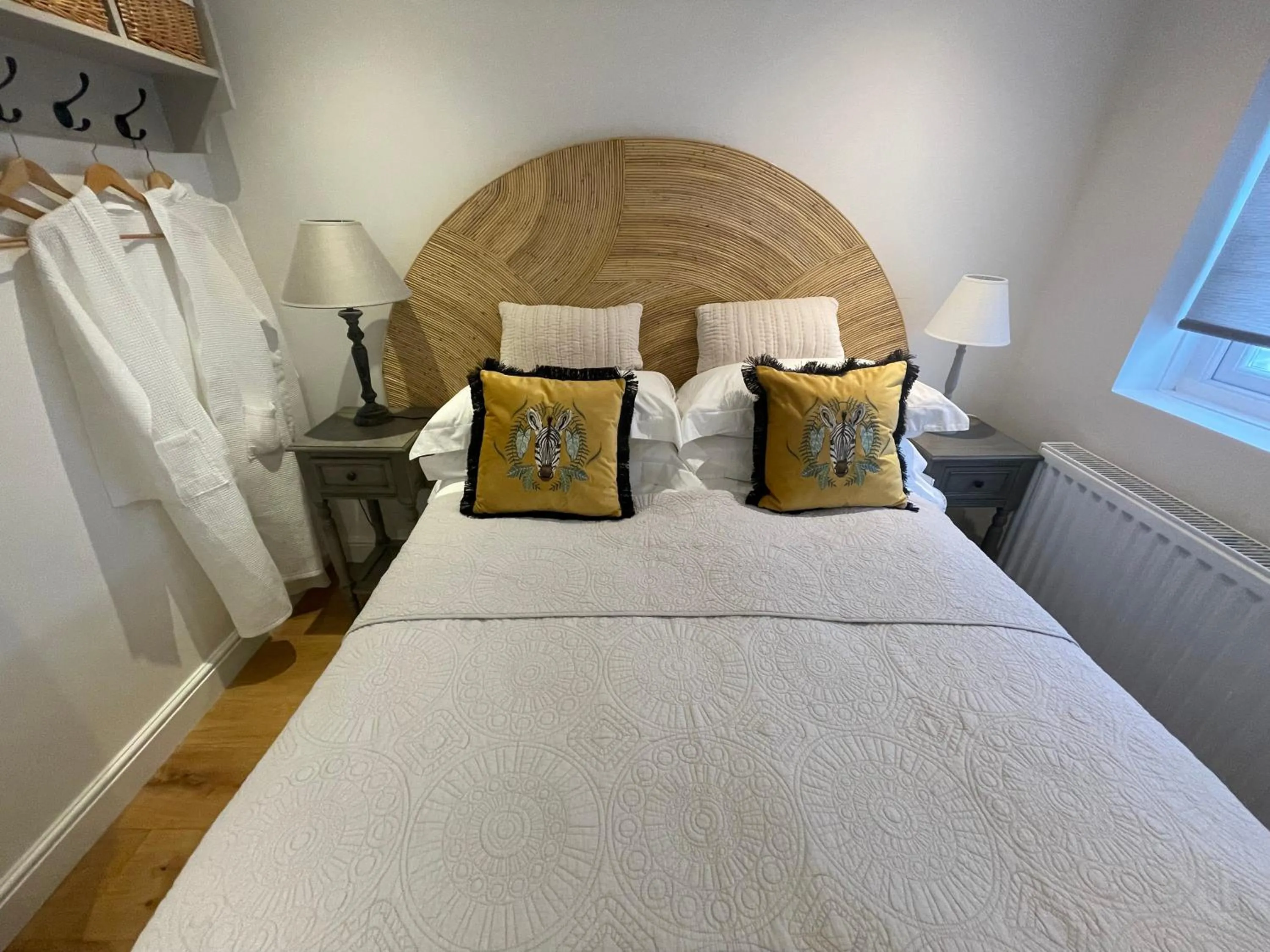 Bedroom, Bed in Ty Llew Lodge