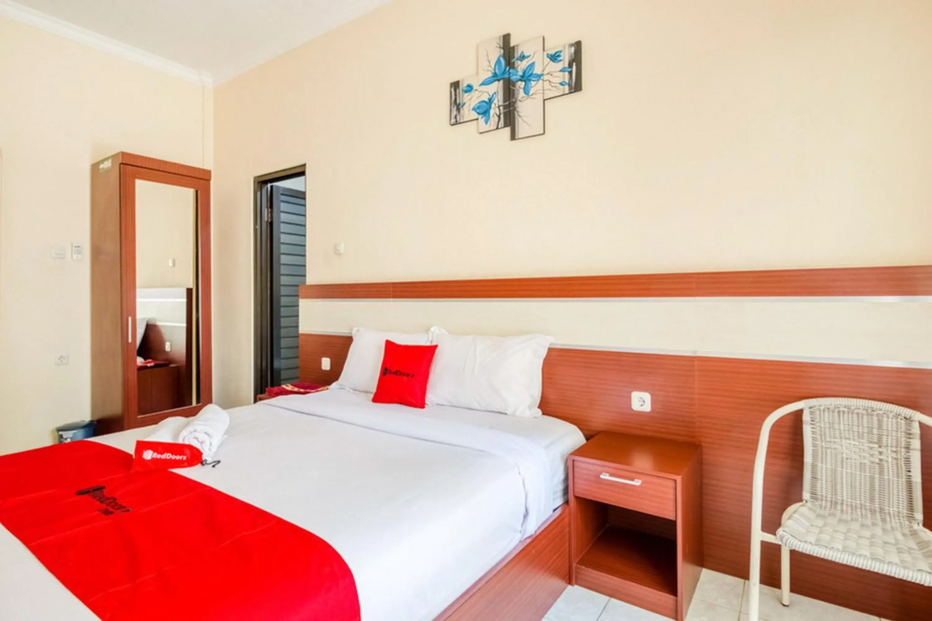 Bed in RedDoorz Syariah @ Jalan Simpang Gajayana Bed in RedDoorz Syariah @ Jalan Simpang Gajayana