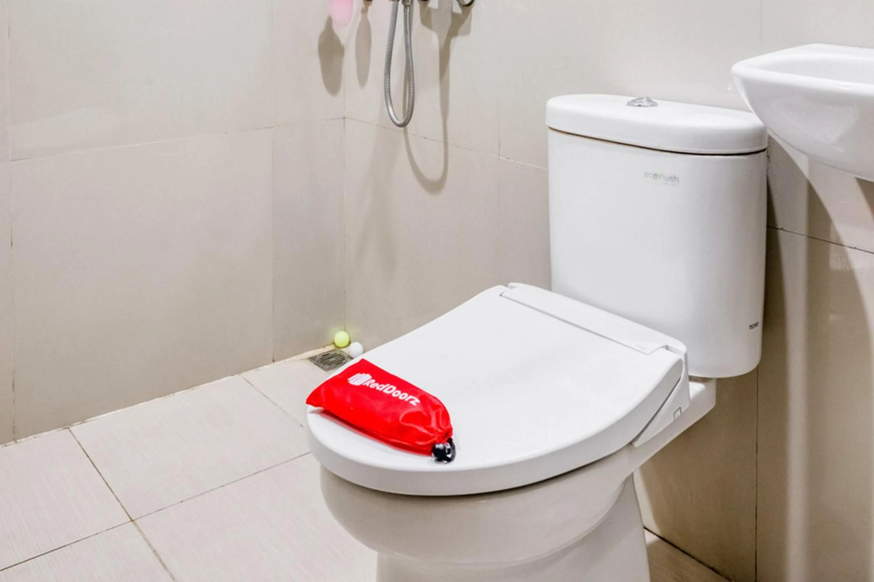 RedDoorz Syariah @ Jalan Simpang Gajayana