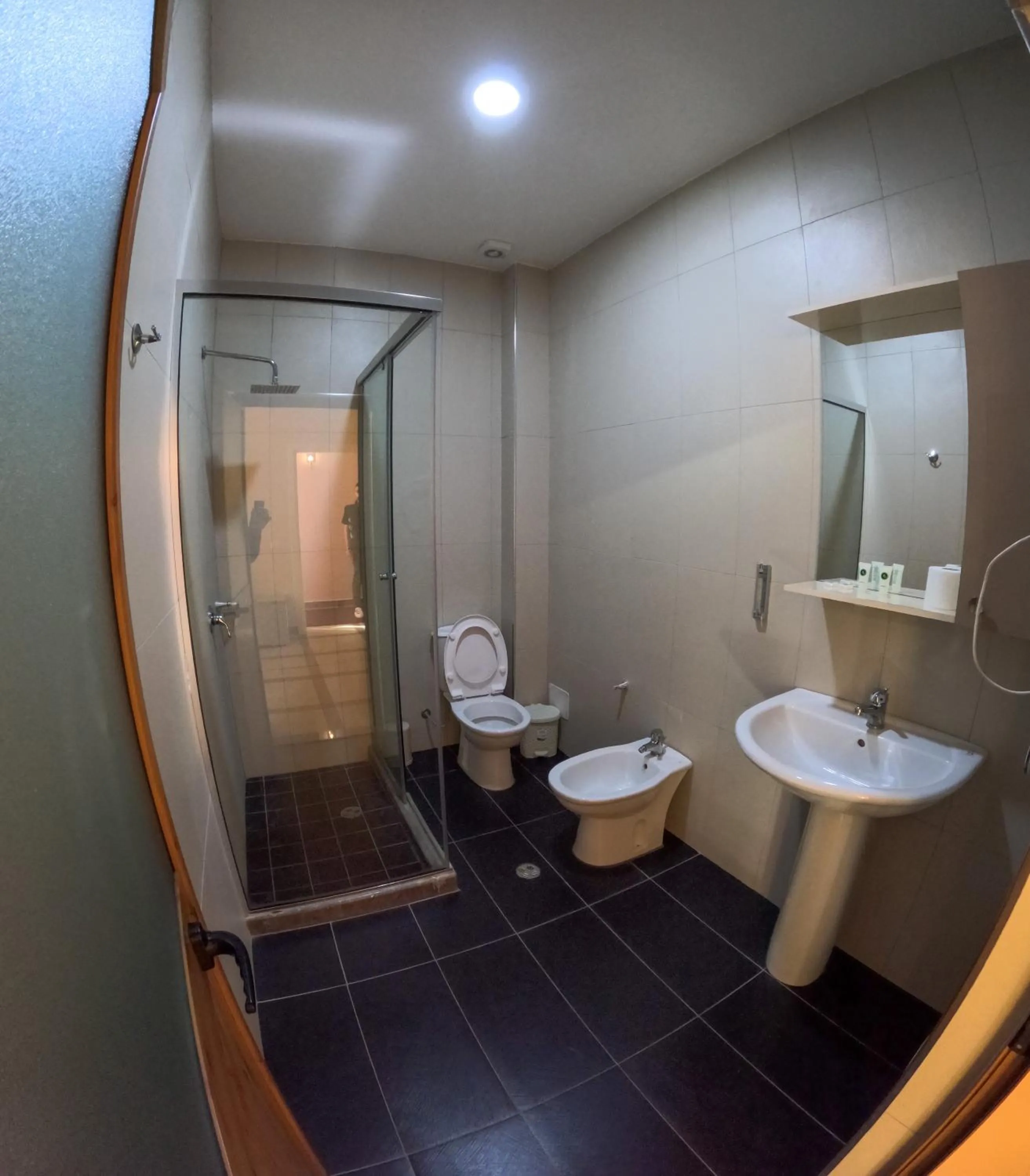 Bathroom in Buna Park Hotel