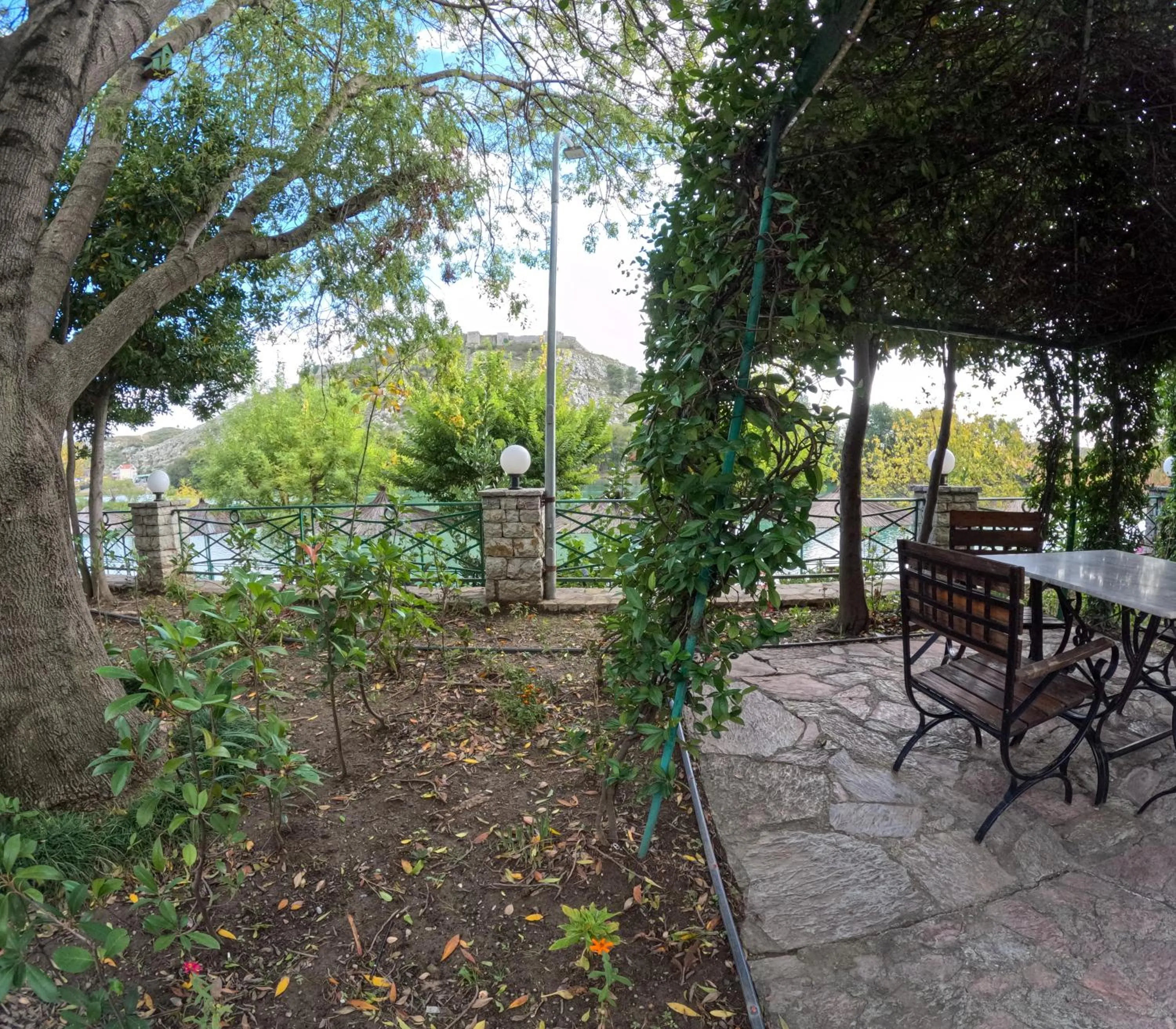 Patio in Buna Park Hotel