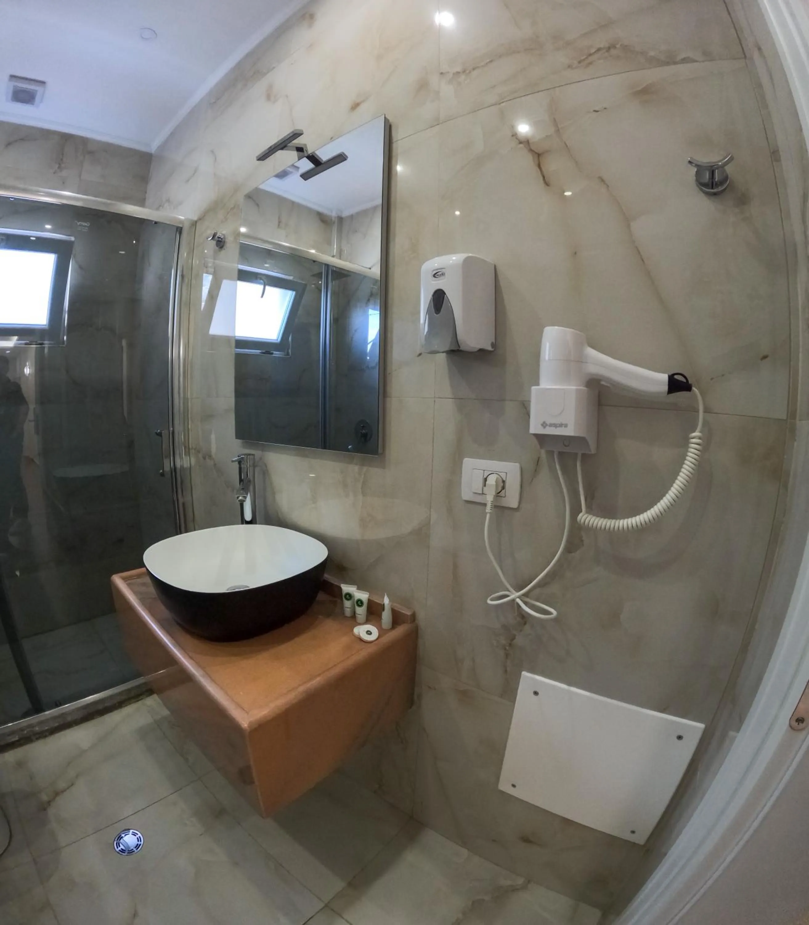 Bathroom in Buna Park Hotel