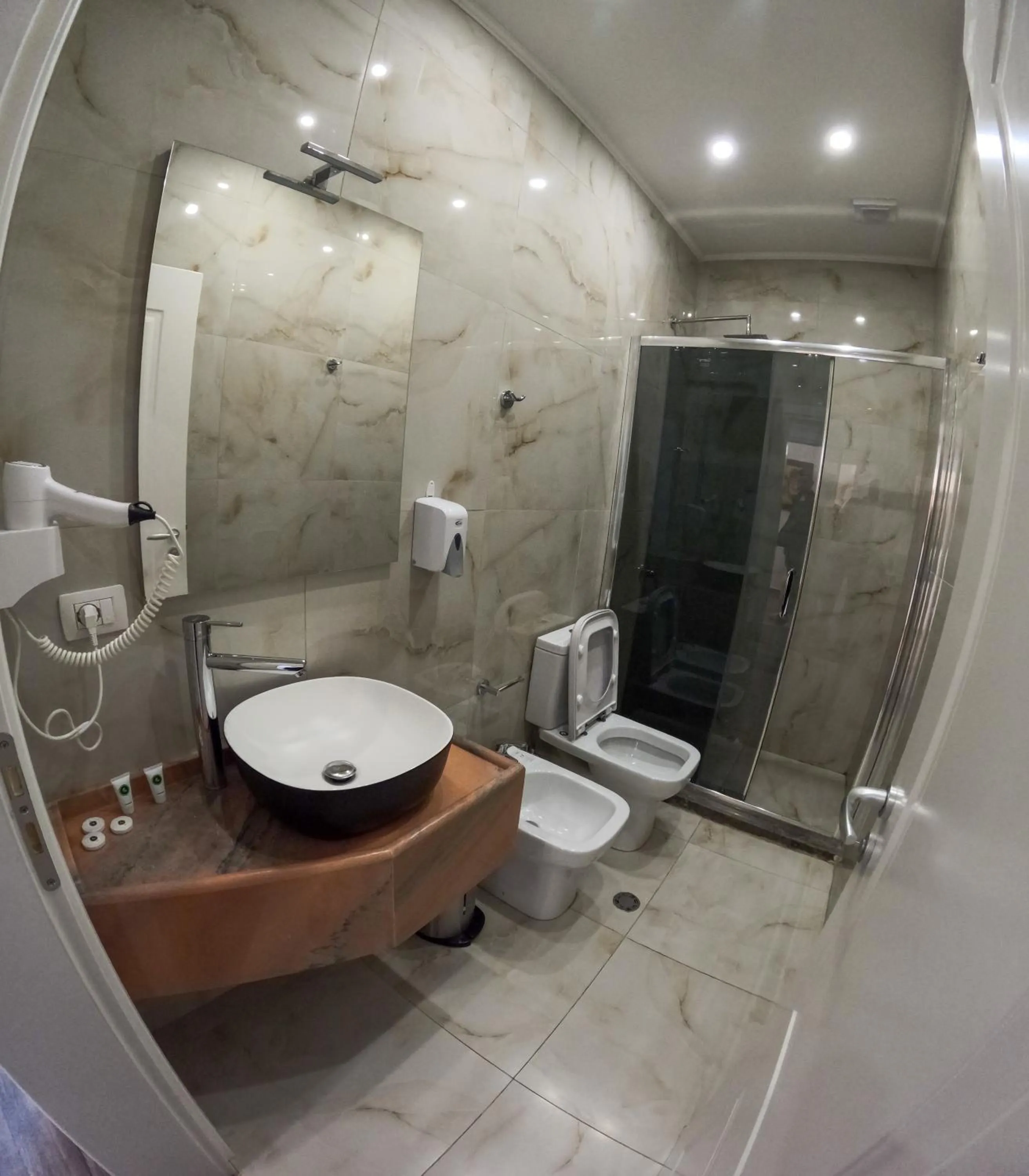 Bathroom in Buna Park Hotel