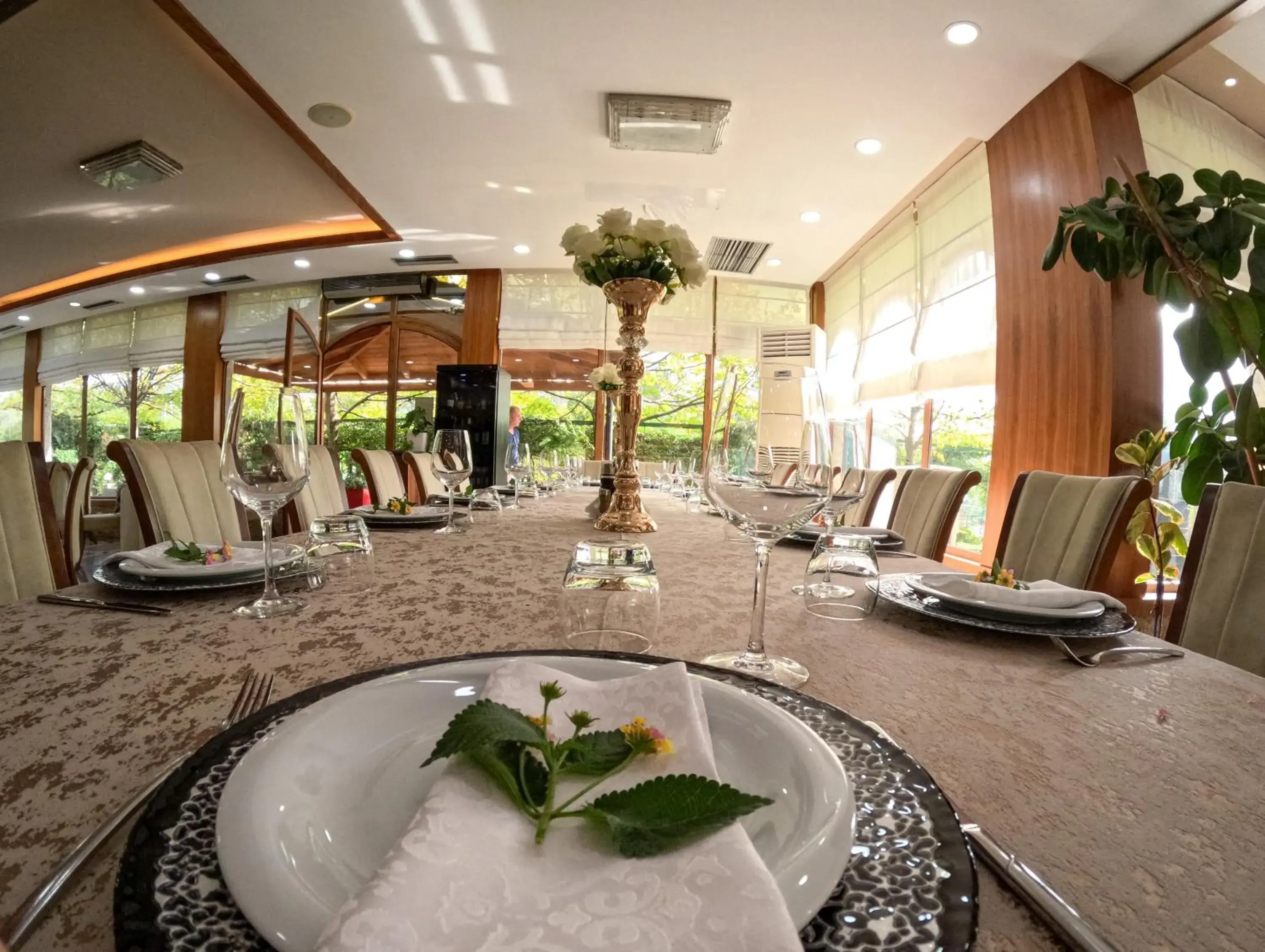 Restaurant/places to eat in Buna Park Hotel Restaurant/places to eat in Buna Park Hotel