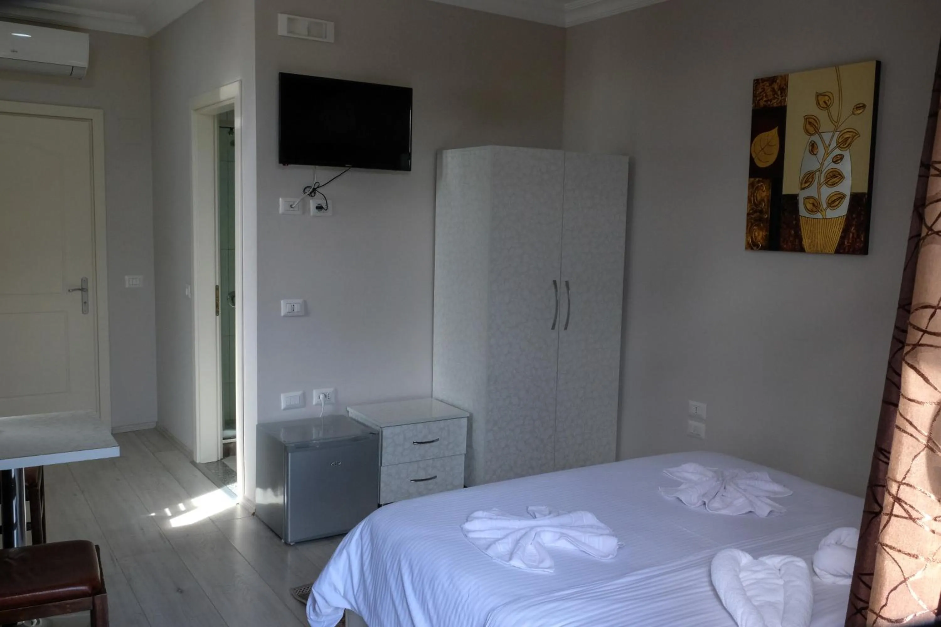 Photo of the whole room, Bed in Buna Park Hotel