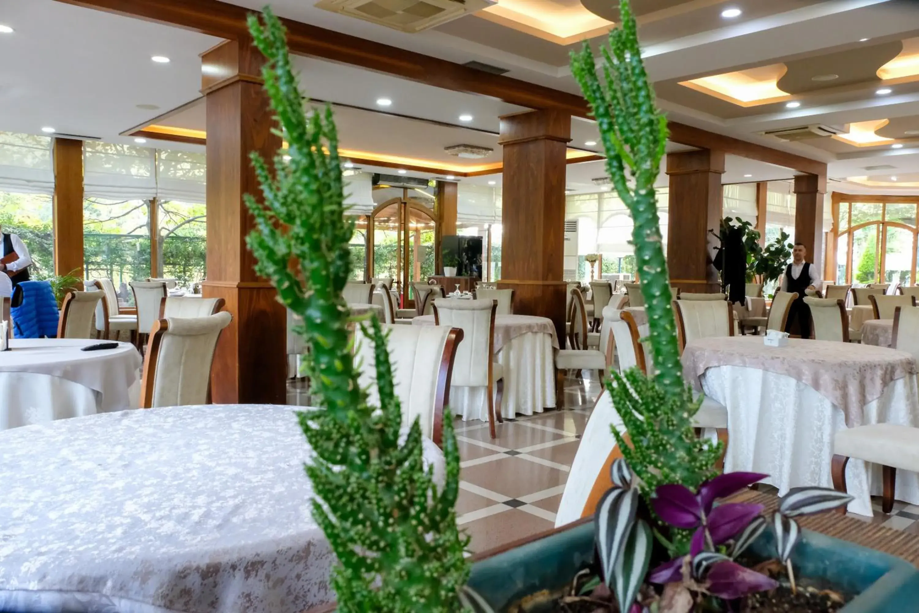 Restaurant/places to eat in Buna Park Hotel Restaurant/places to eat in Buna Park Hotel