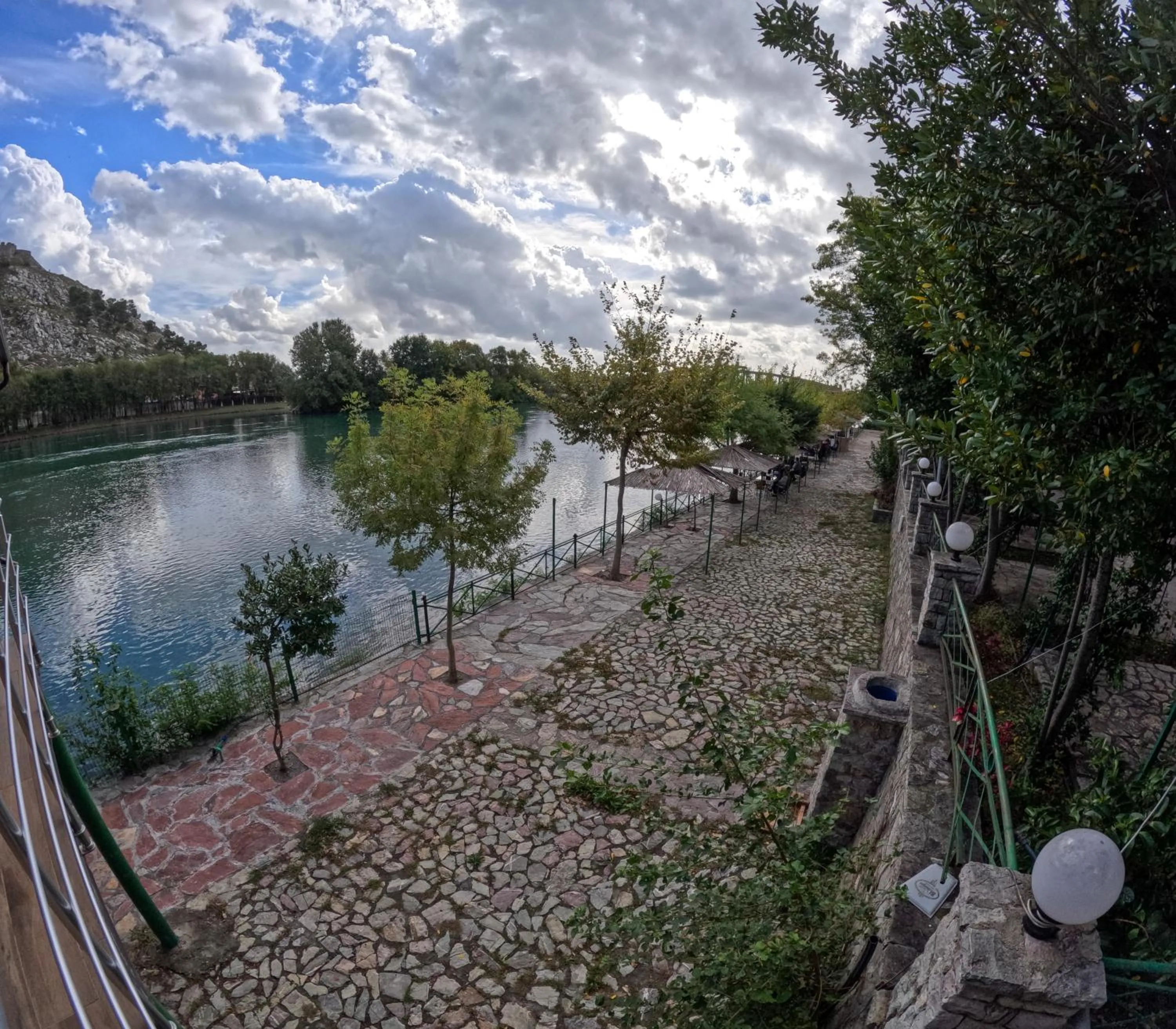 Lake view in Buna Park Hotel