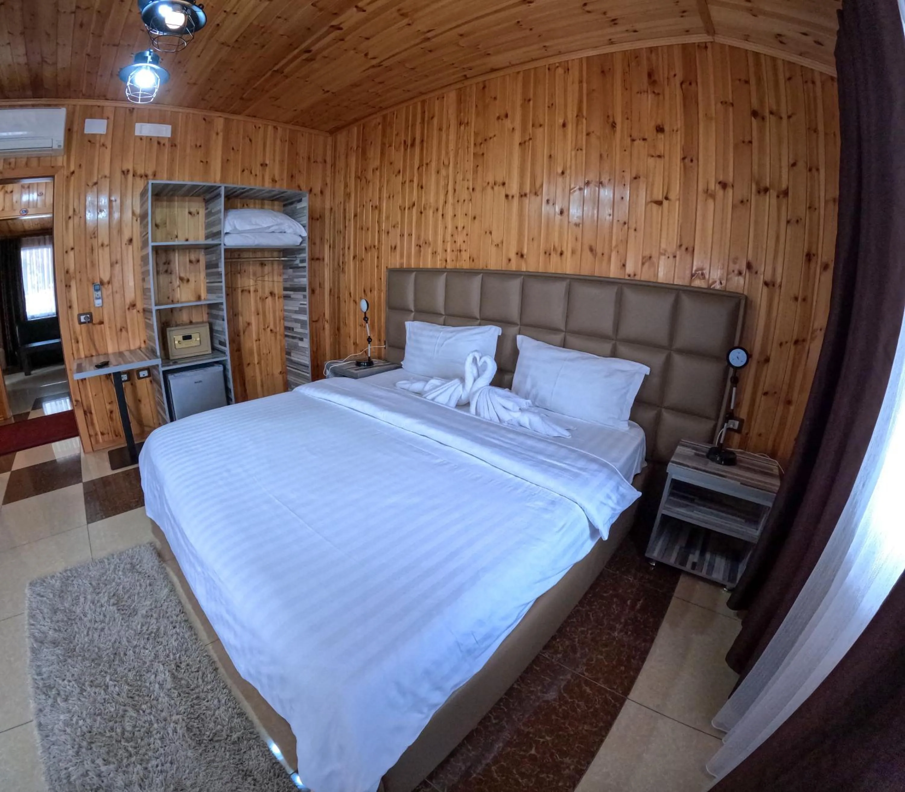 Photo of the whole room, Bed in Buna Park Hotel