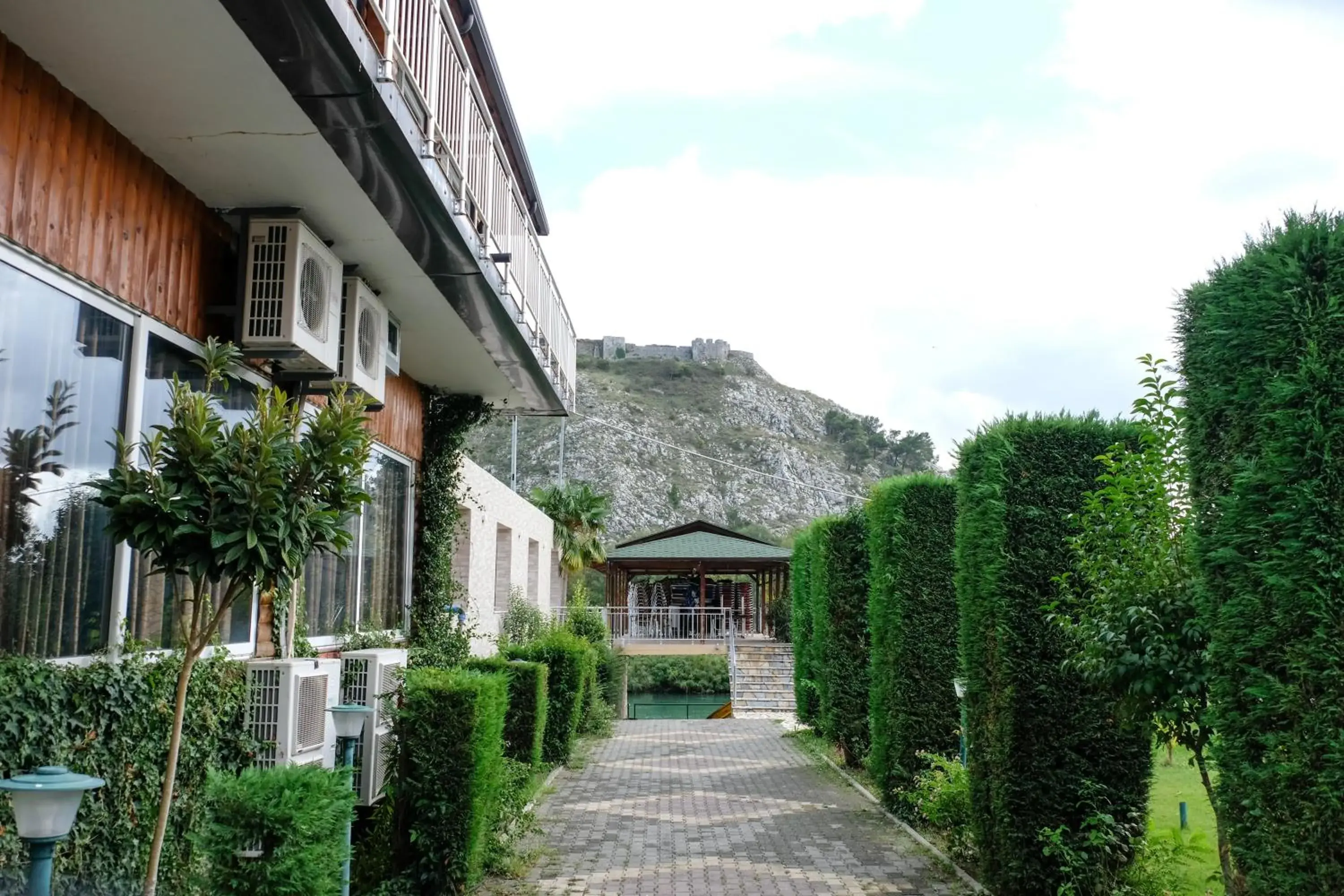 Property building in Buna Park Hotel Property building in Buna Park Hotel