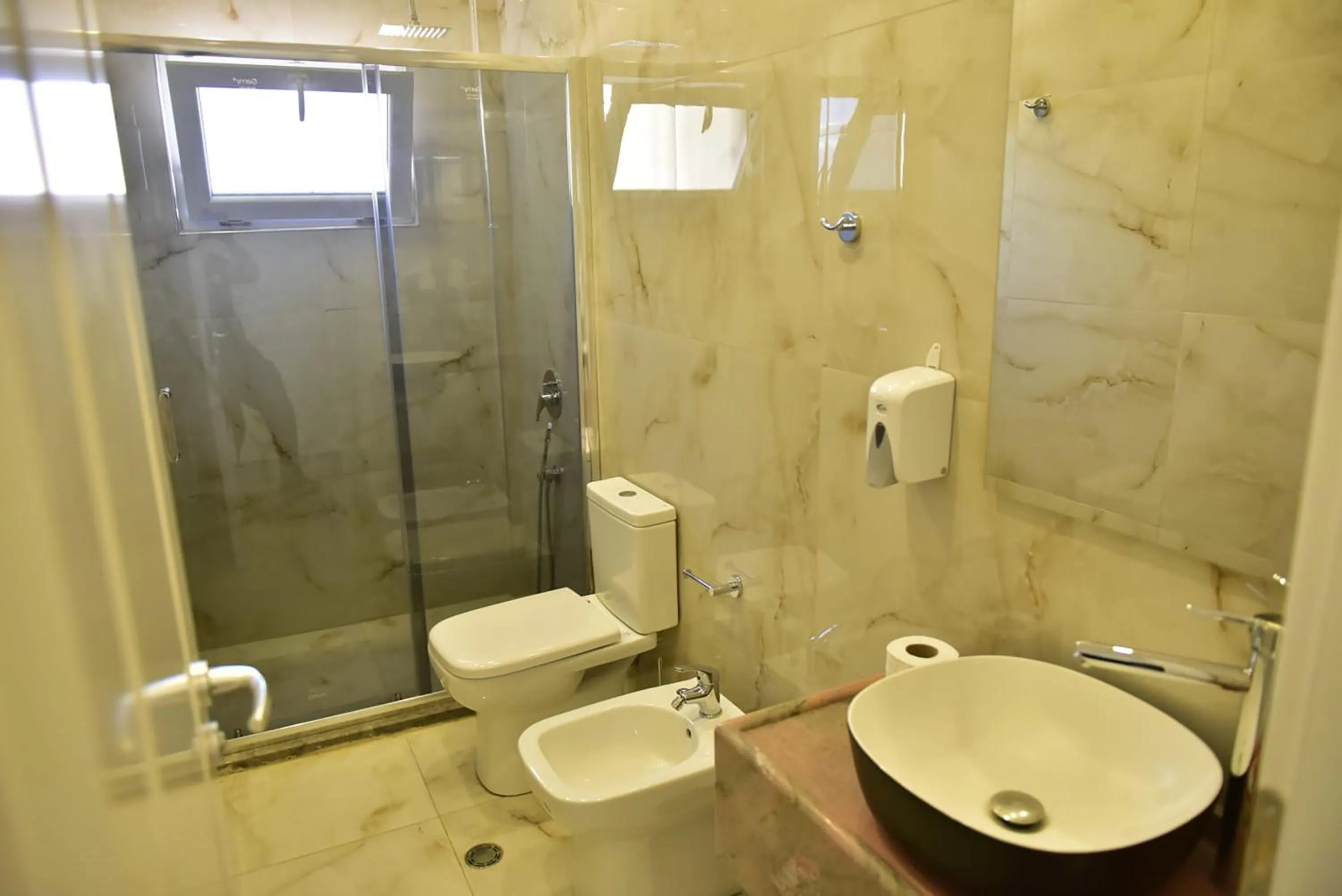 Bathroom in Buna Park Hotel