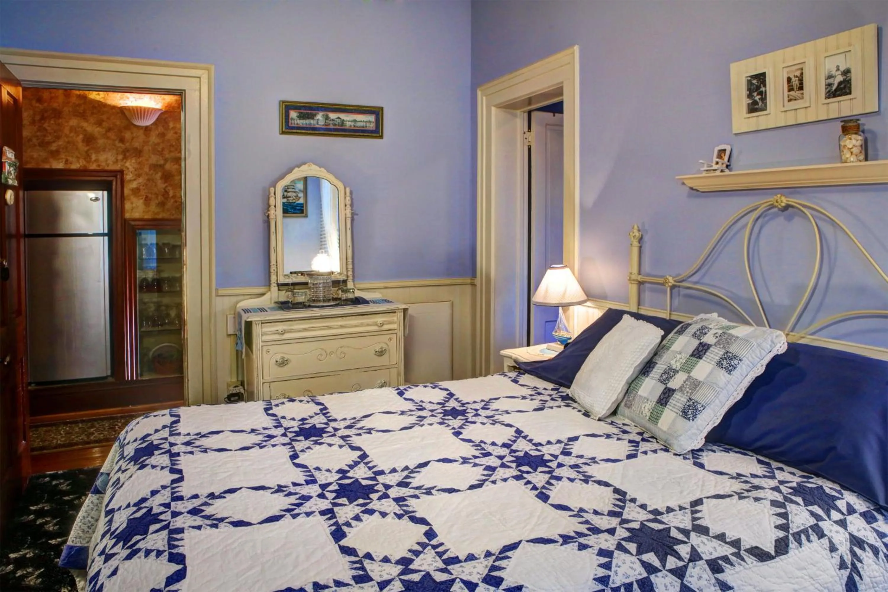 Bed in Barrister's Bed & Breakfast