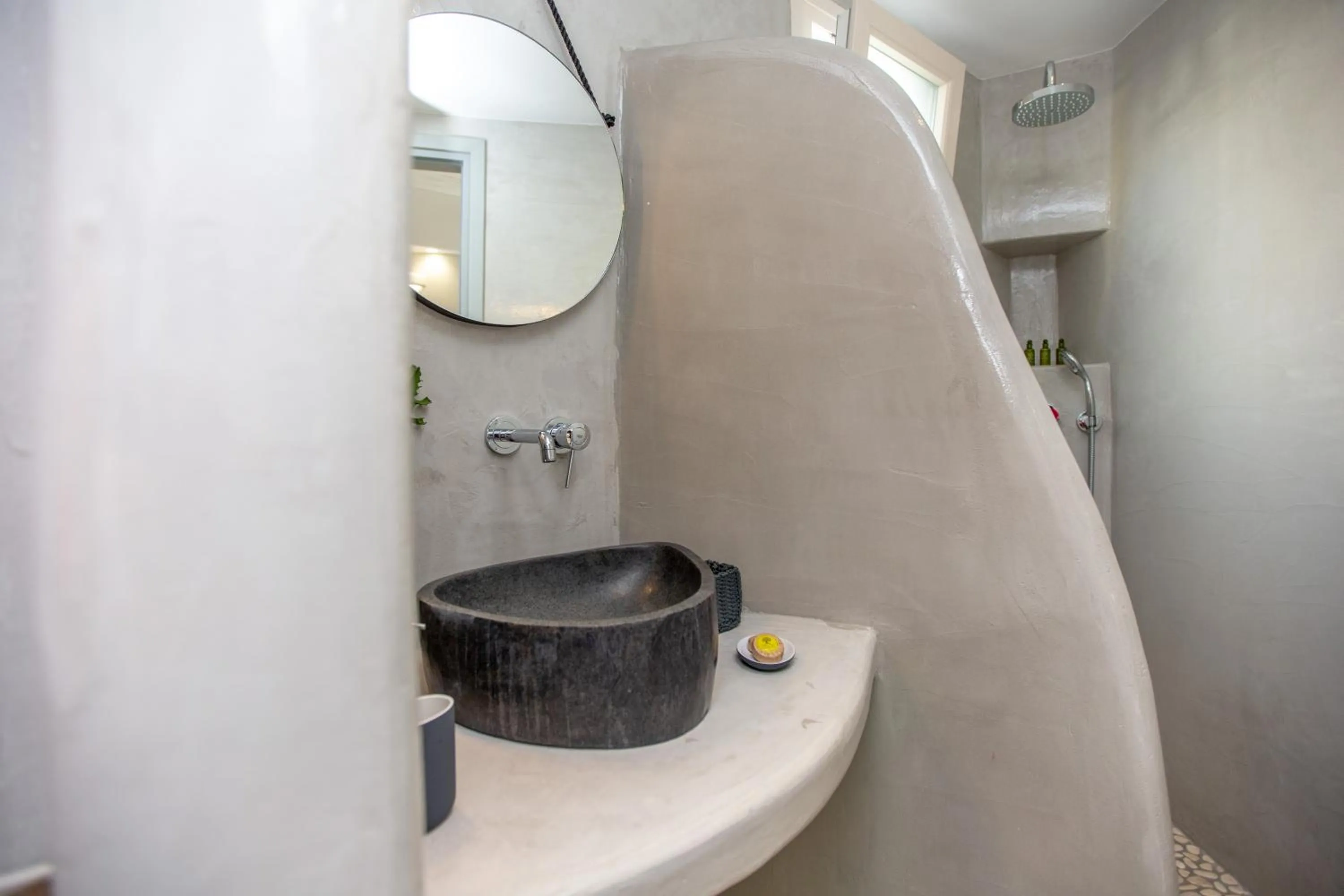 Bathroom in Emery Hotel